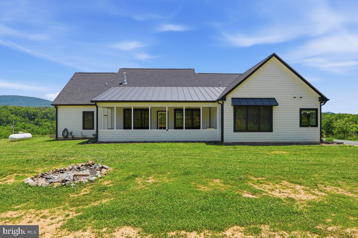 412 CEDAR HILL LANE
