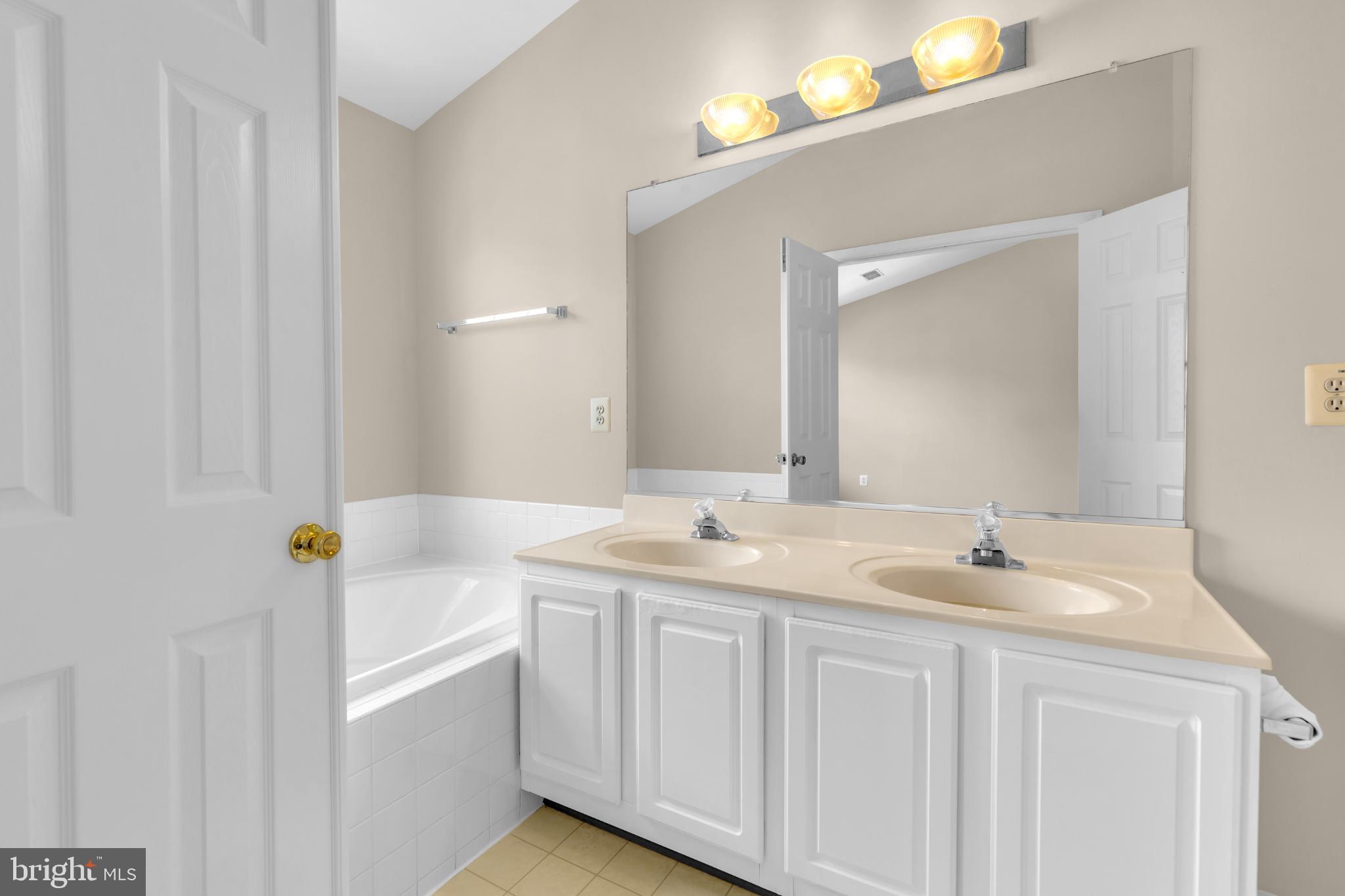 WOODVIEW VILLAGE WEST - Residential Lease