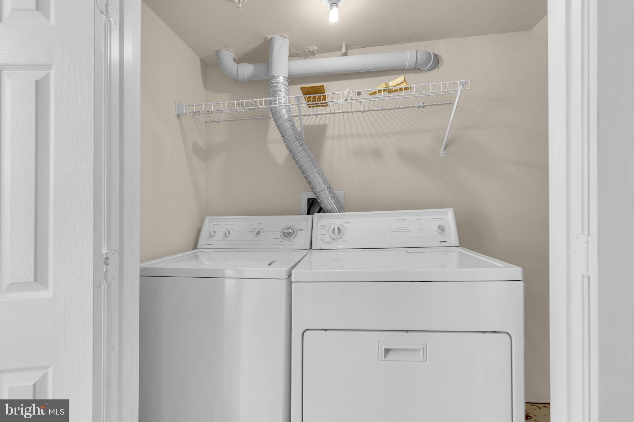 WOODVIEW VILLAGE WEST - Residential Lease