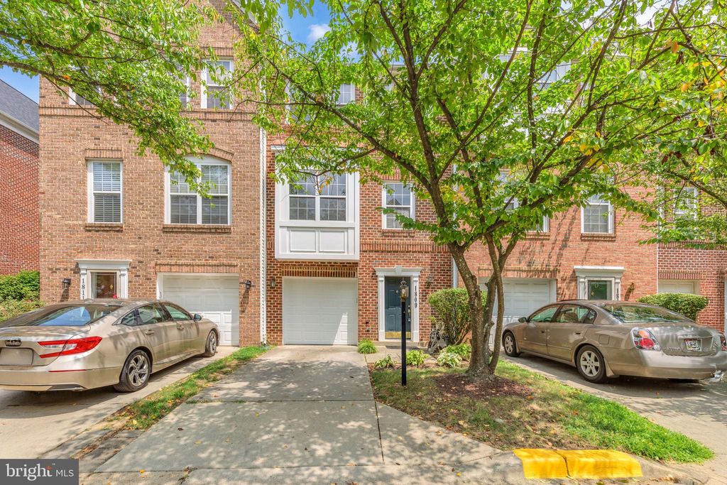 Photo of 1809 Spanish Oak Lane, BOWIE, MD 20721 (MLS # MDPG2180556)