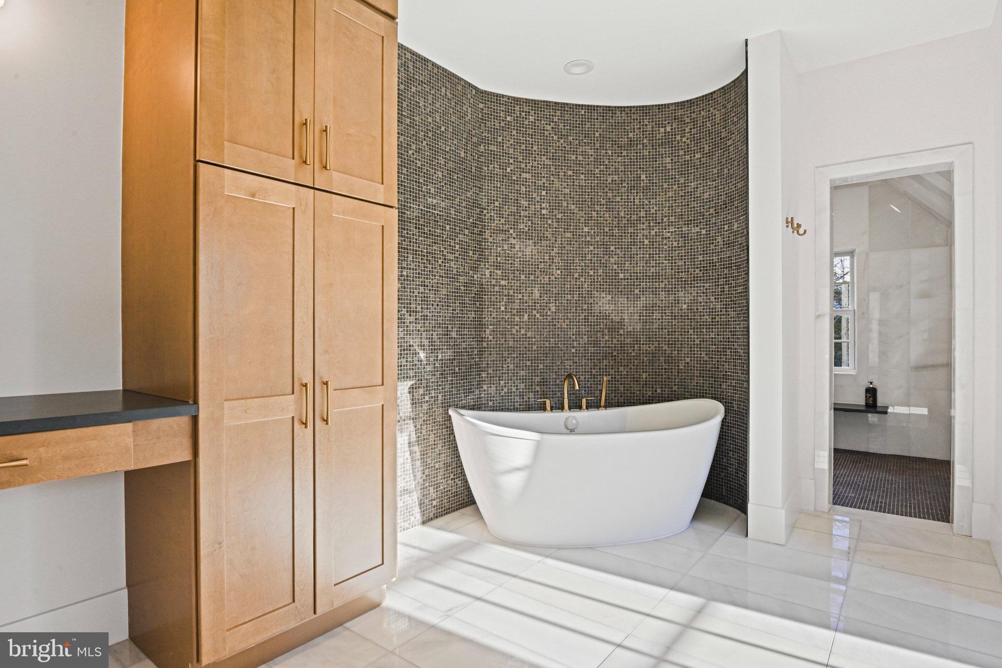 AYR HILL - Residential