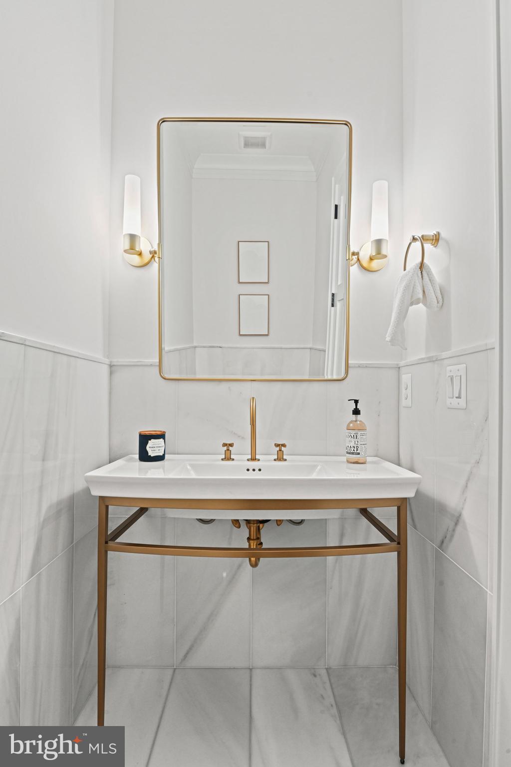 AYR HILL - Residential