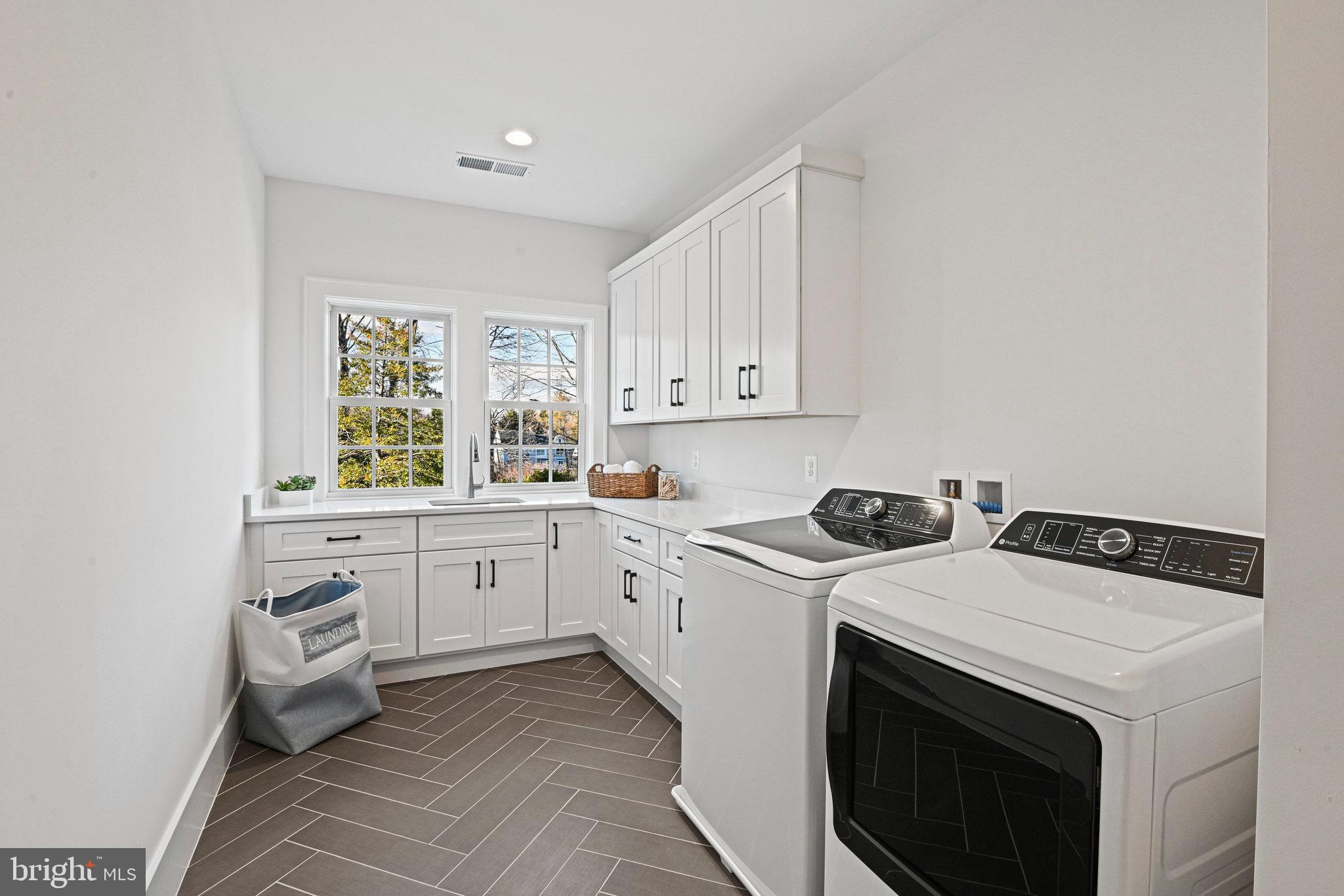 AYR HILL - Residential