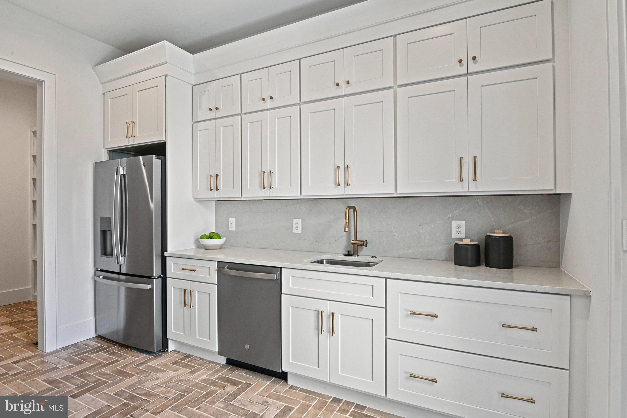 AYR HILL - Residential