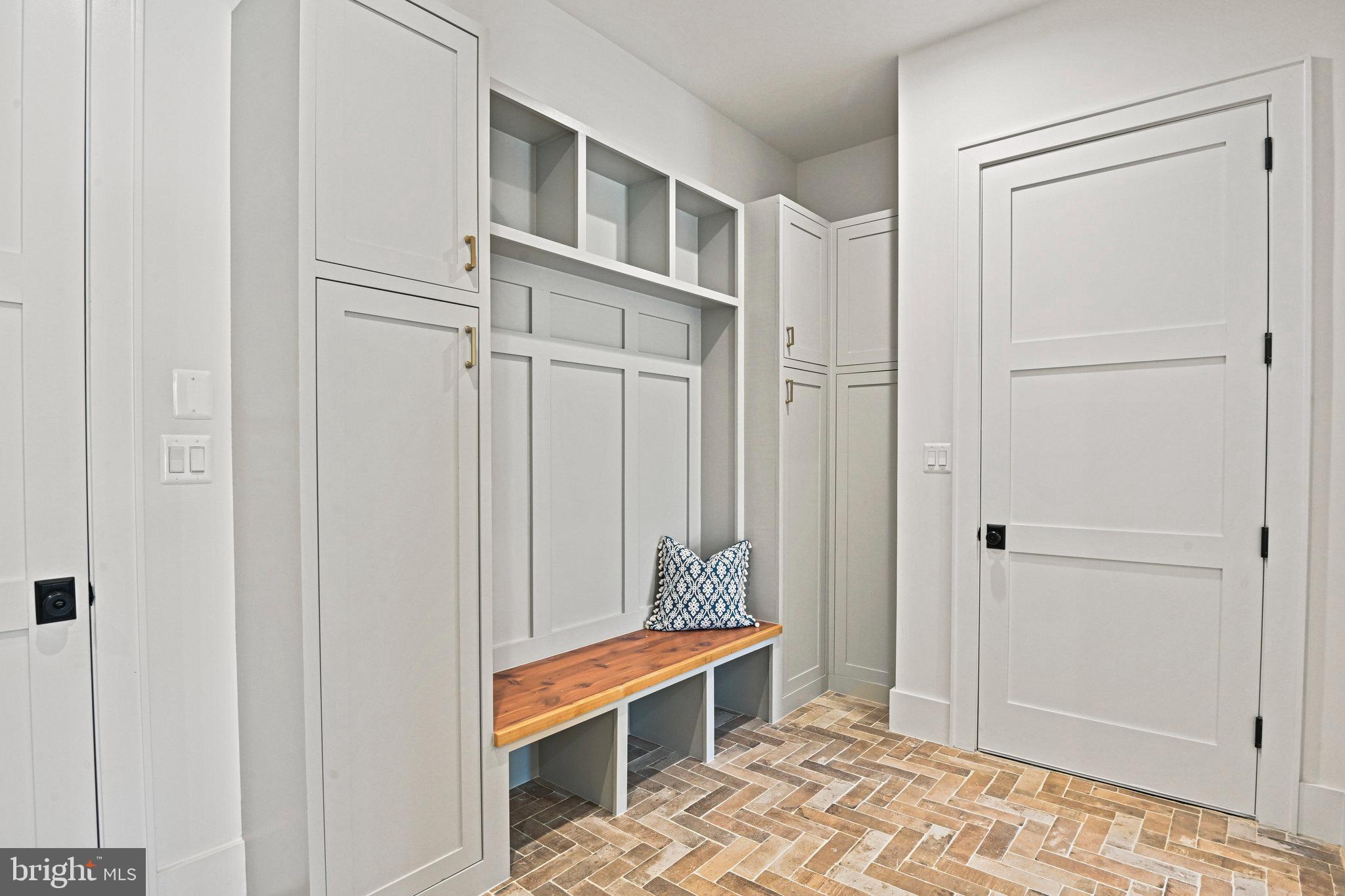 AYR HILL - Residential