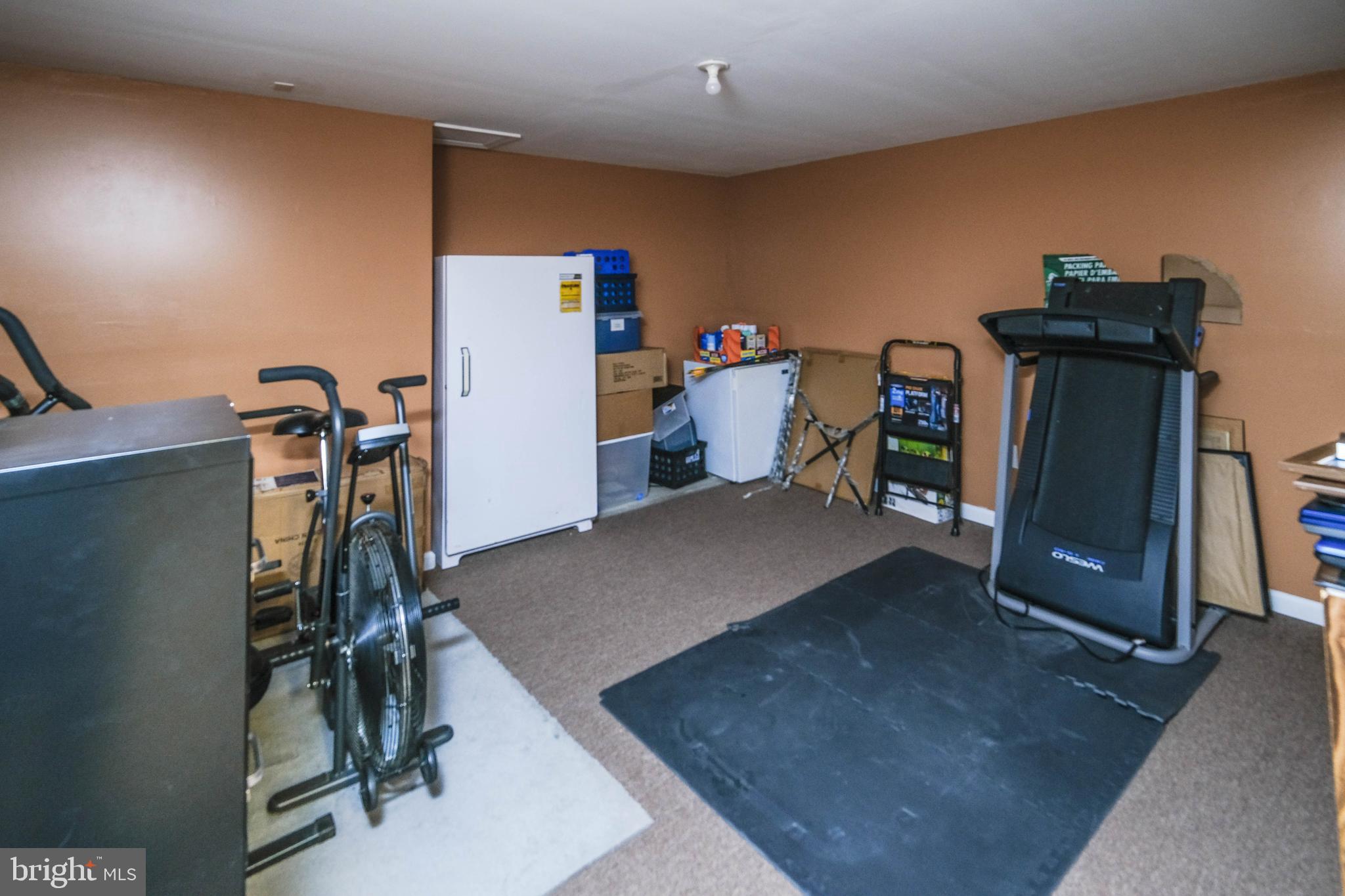 VILLAGE OF WASHINGTON TRAIL - Residential