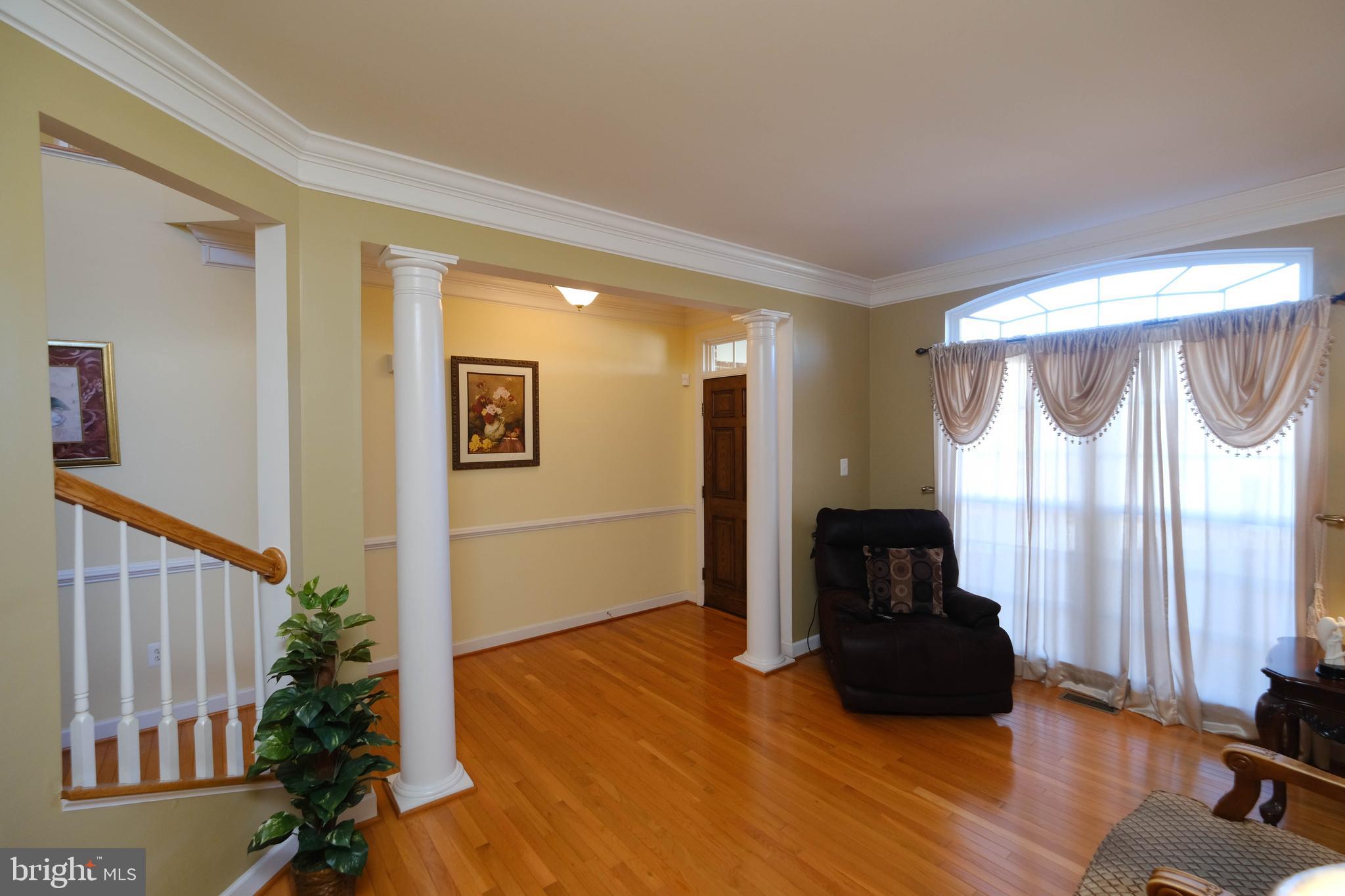 VILLAGE OF WASHINGTON TRAIL - Residential