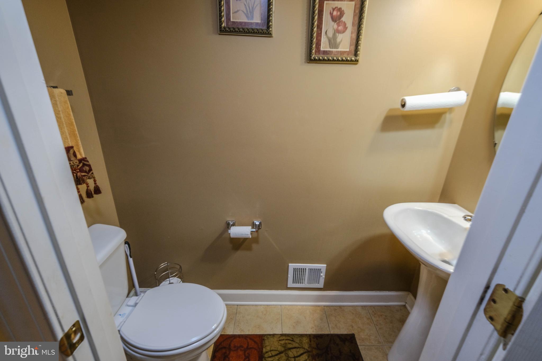 VILLAGE OF WASHINGTON TRAIL - Residential