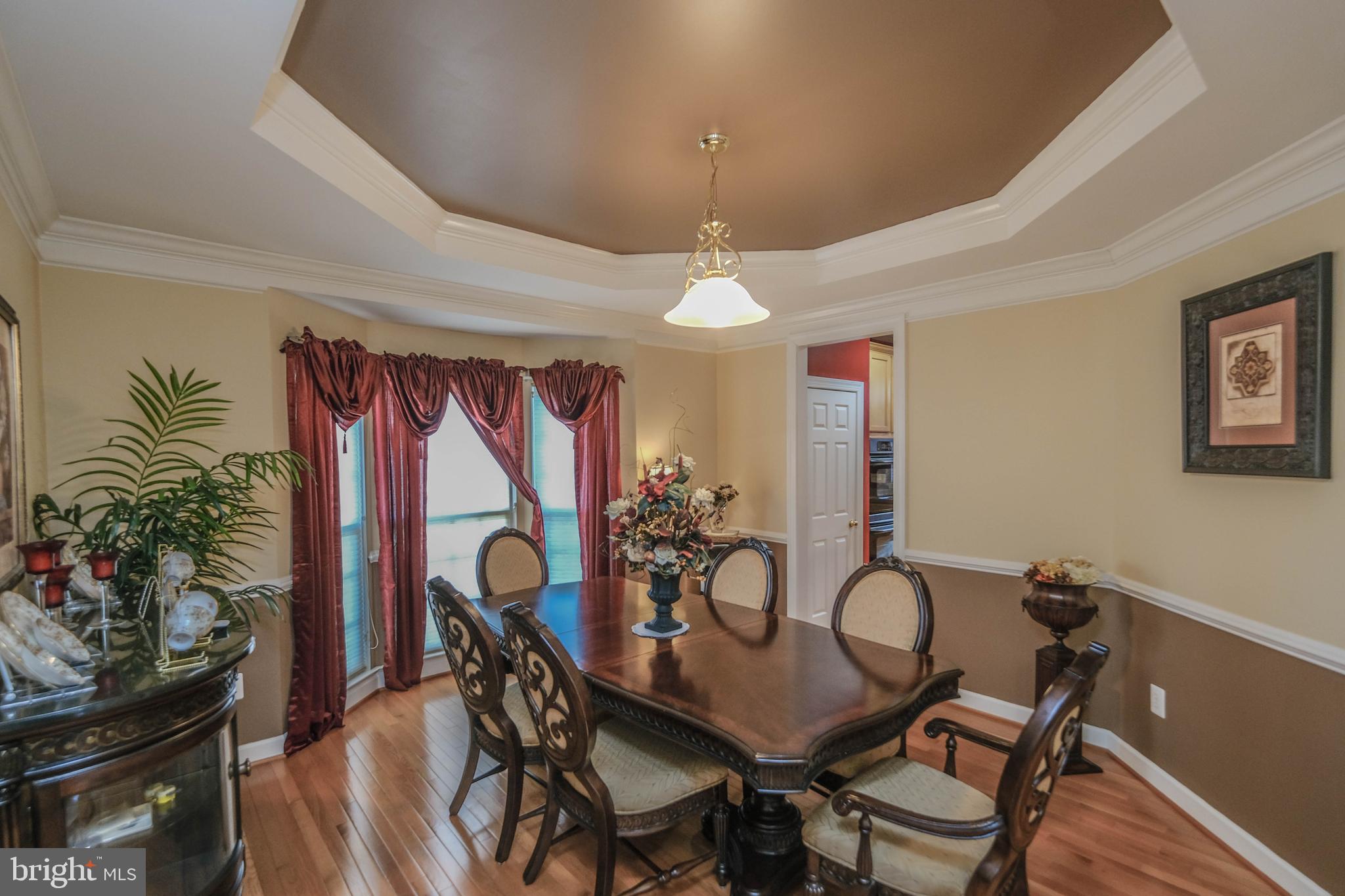 VILLAGE OF WASHINGTON TRAIL - Residential