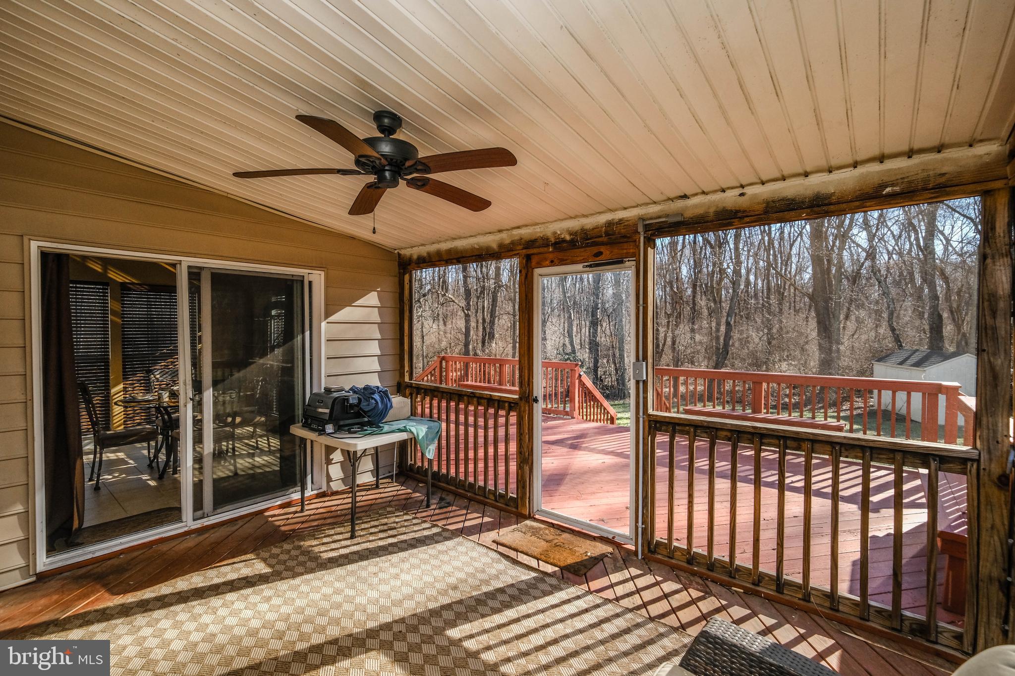 VILLAGE OF WASHINGTON TRAIL - Residential