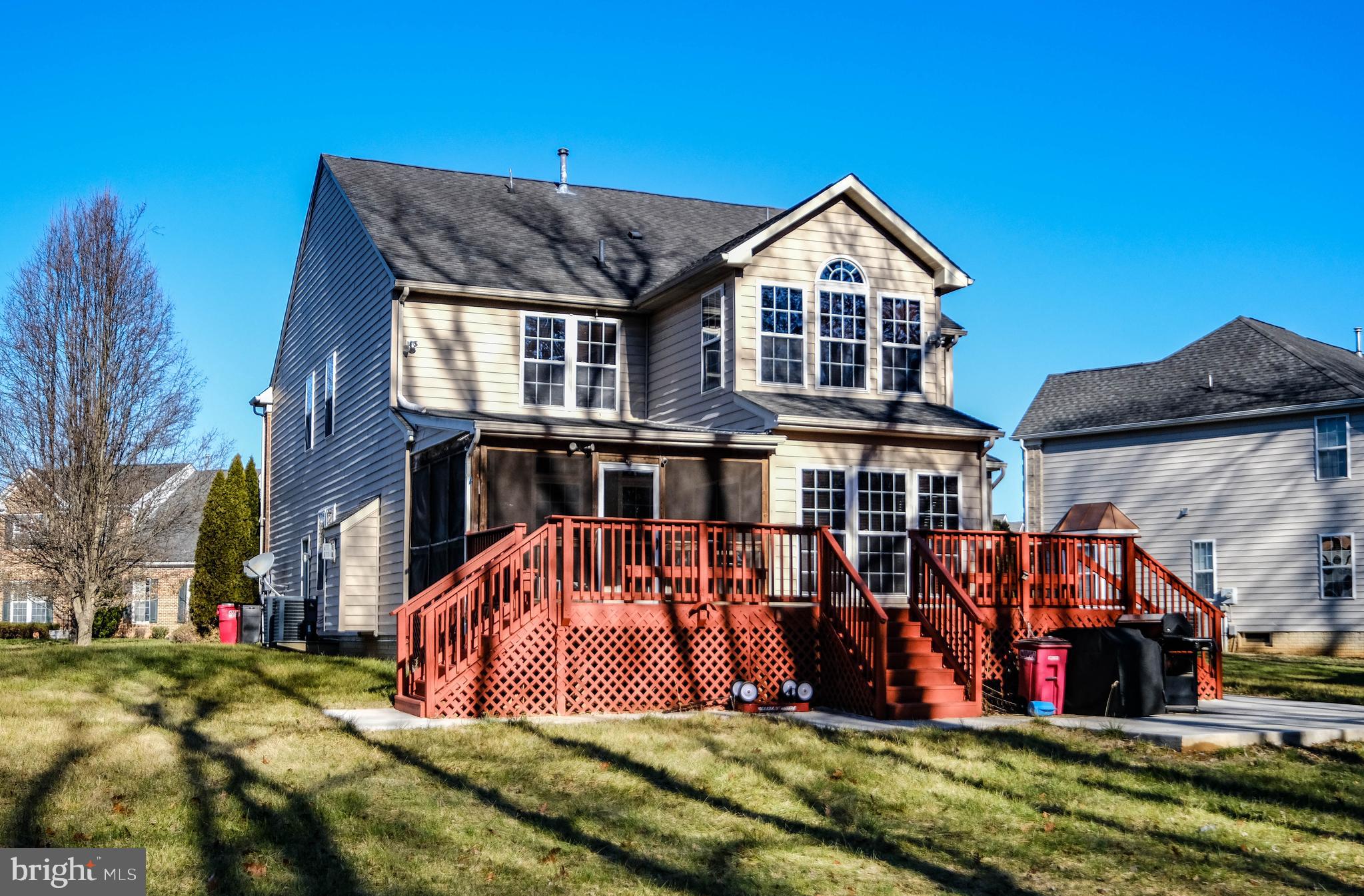 VILLAGE OF WASHINGTON TRAIL - Residential