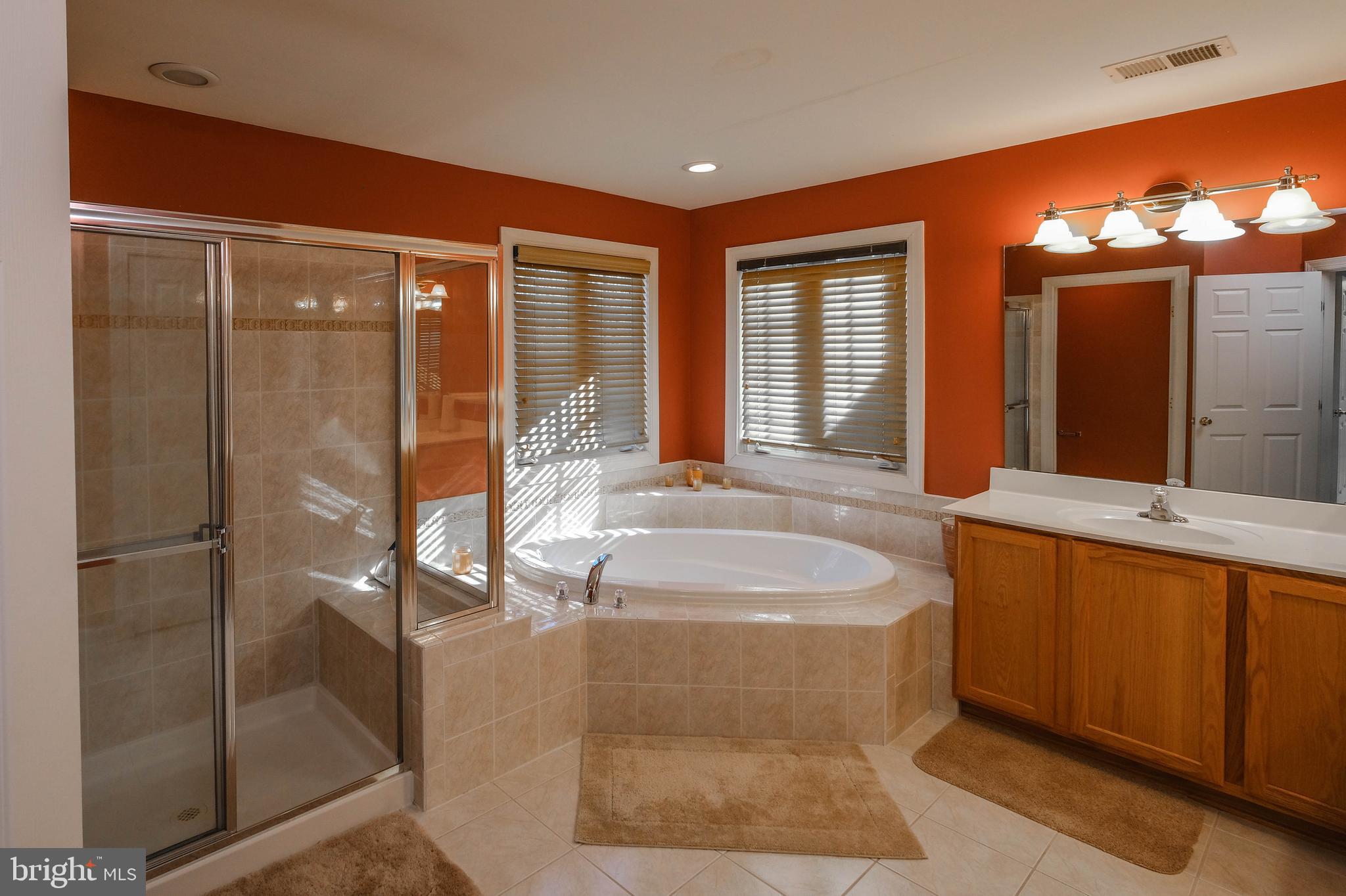 VILLAGE OF WASHINGTON TRAIL - Residential