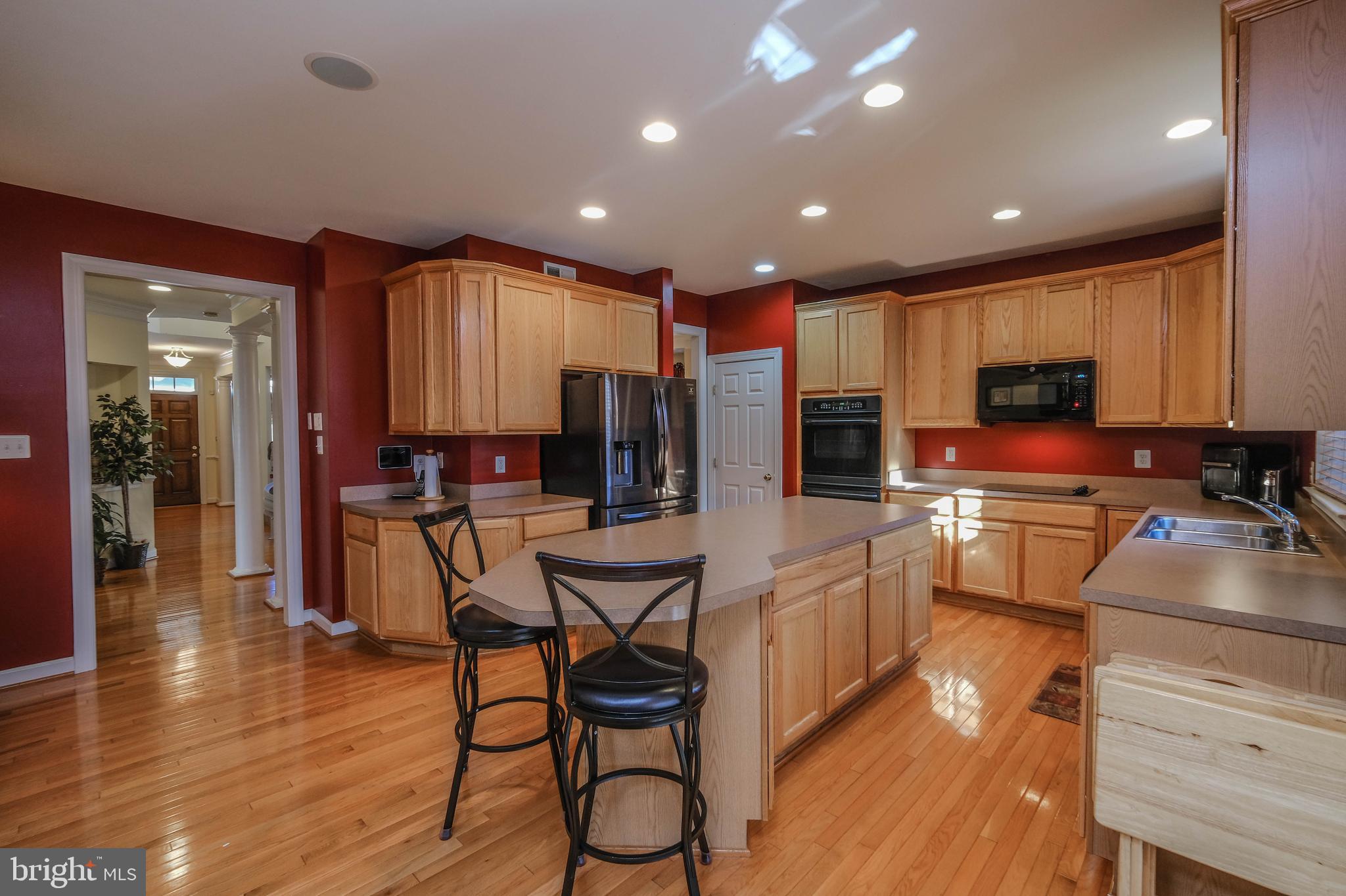 VILLAGE OF WASHINGTON TRAIL - Residential