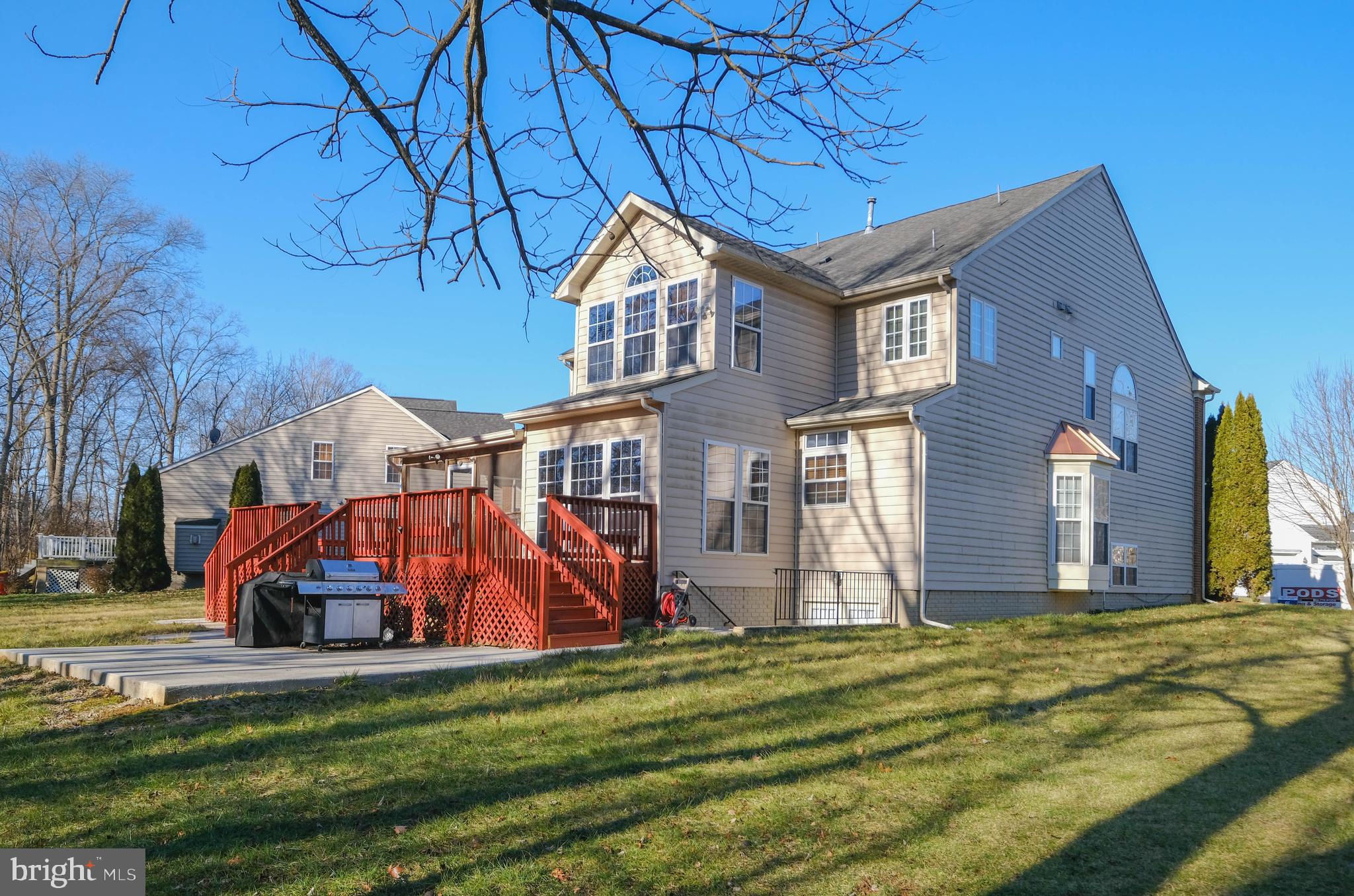 VILLAGE OF WASHINGTON TRAIL - Residential