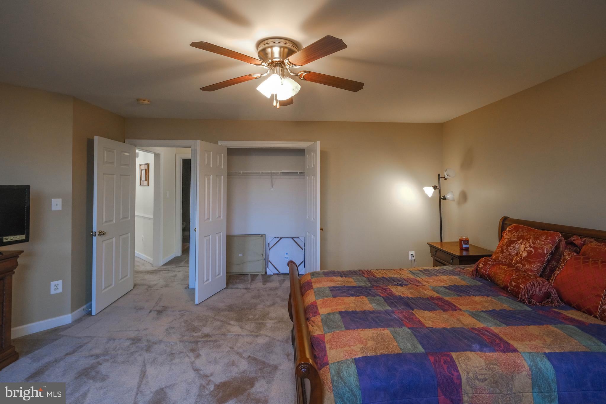 VILLAGE OF WASHINGTON TRAIL - Residential