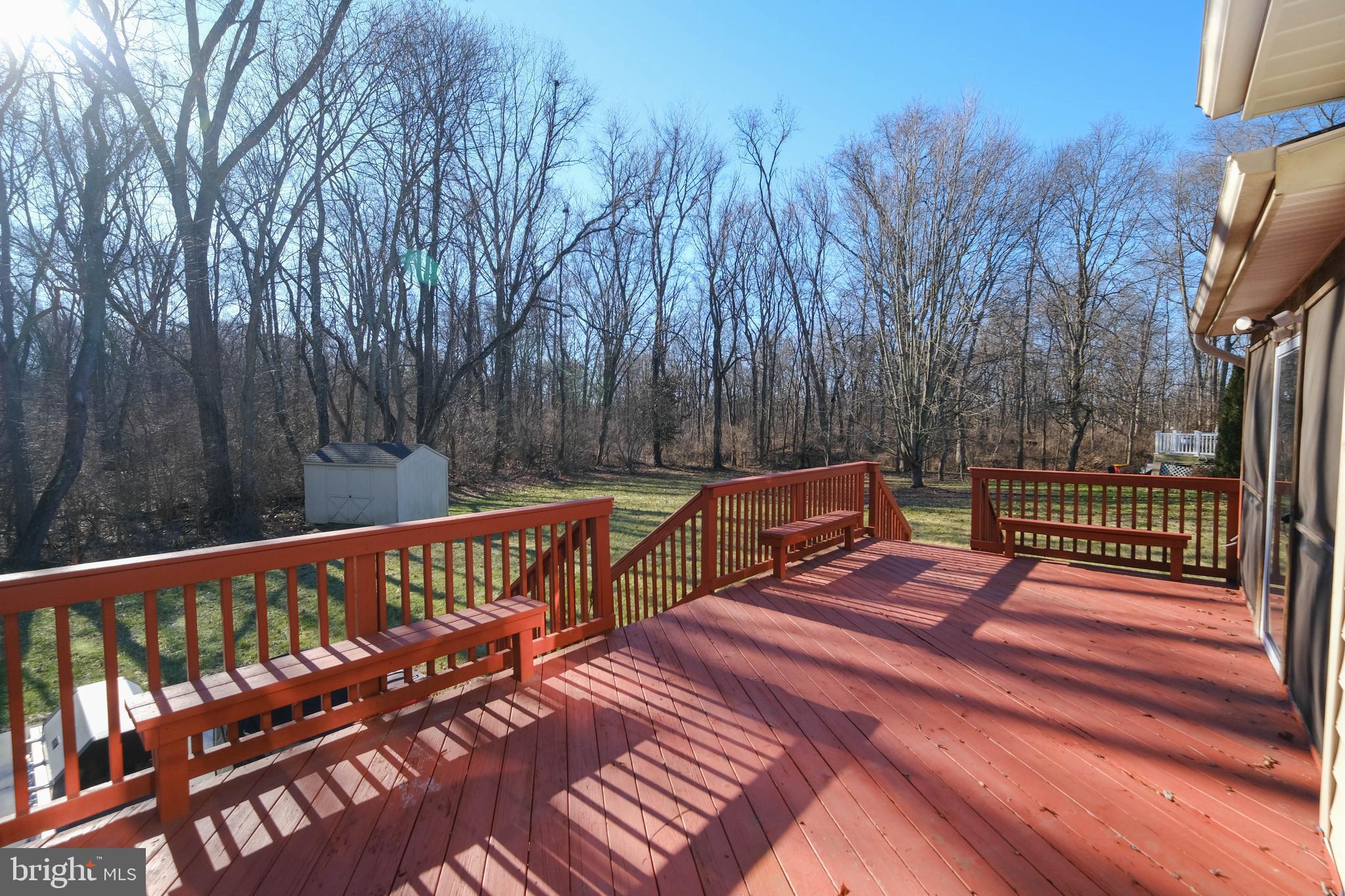 VILLAGE OF WASHINGTON TRAIL - Residential