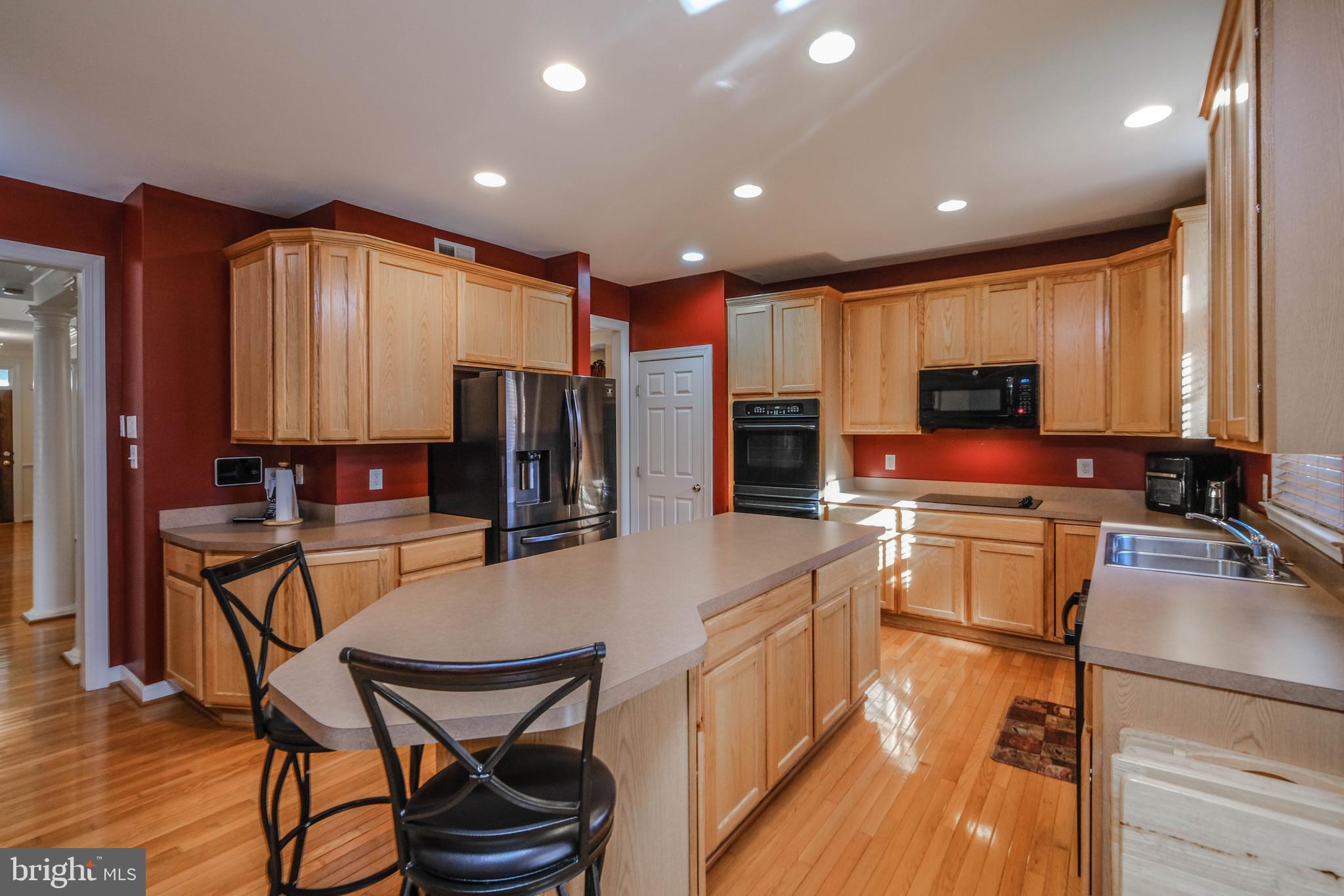 VILLAGE OF WASHINGTON TRAIL - Residential