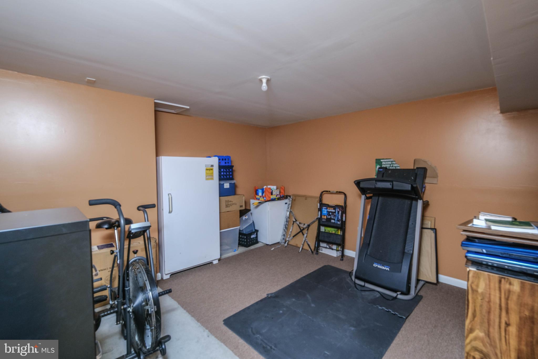 VILLAGE OF WASHINGTON TRAIL - Residential