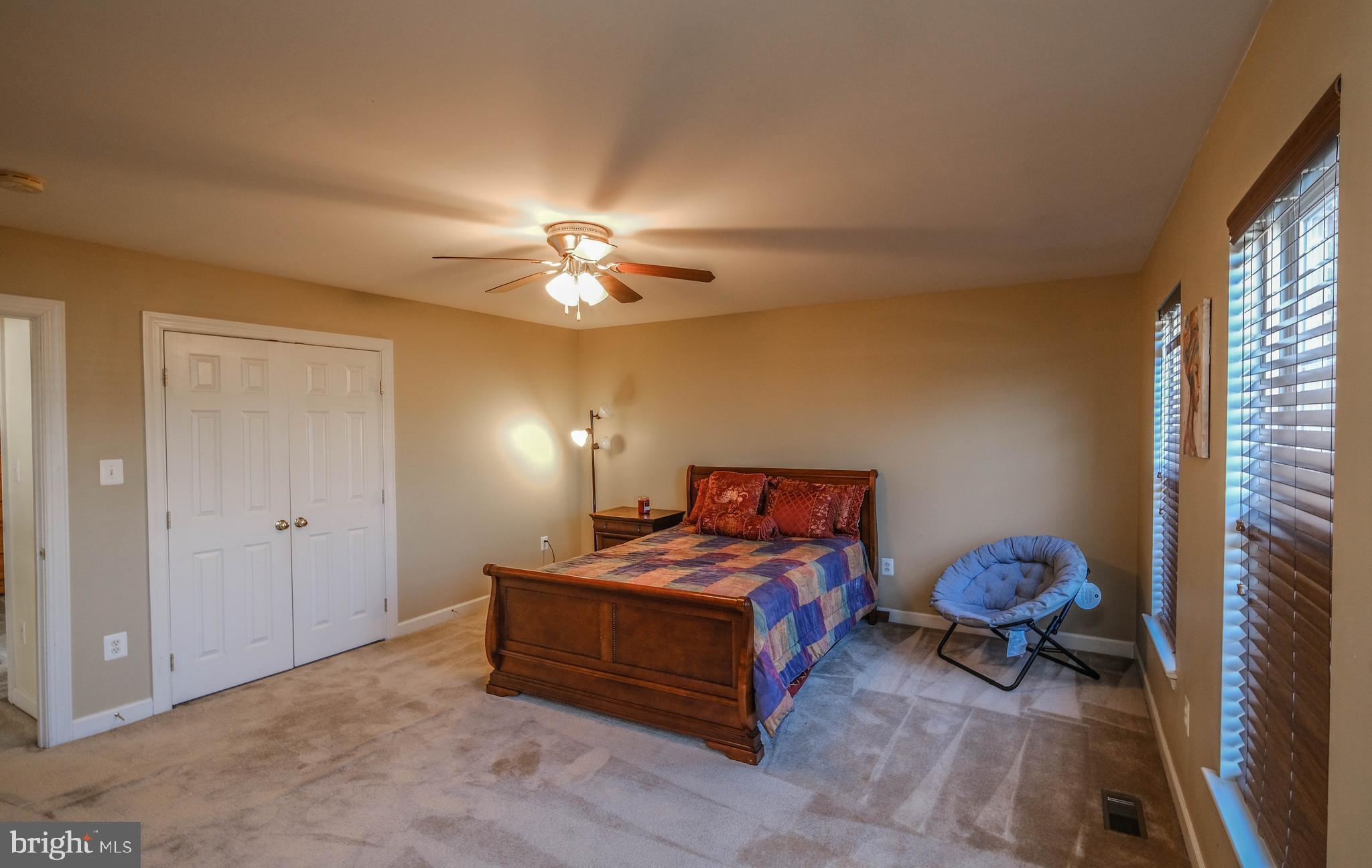 VILLAGE OF WASHINGTON TRAIL - Residential