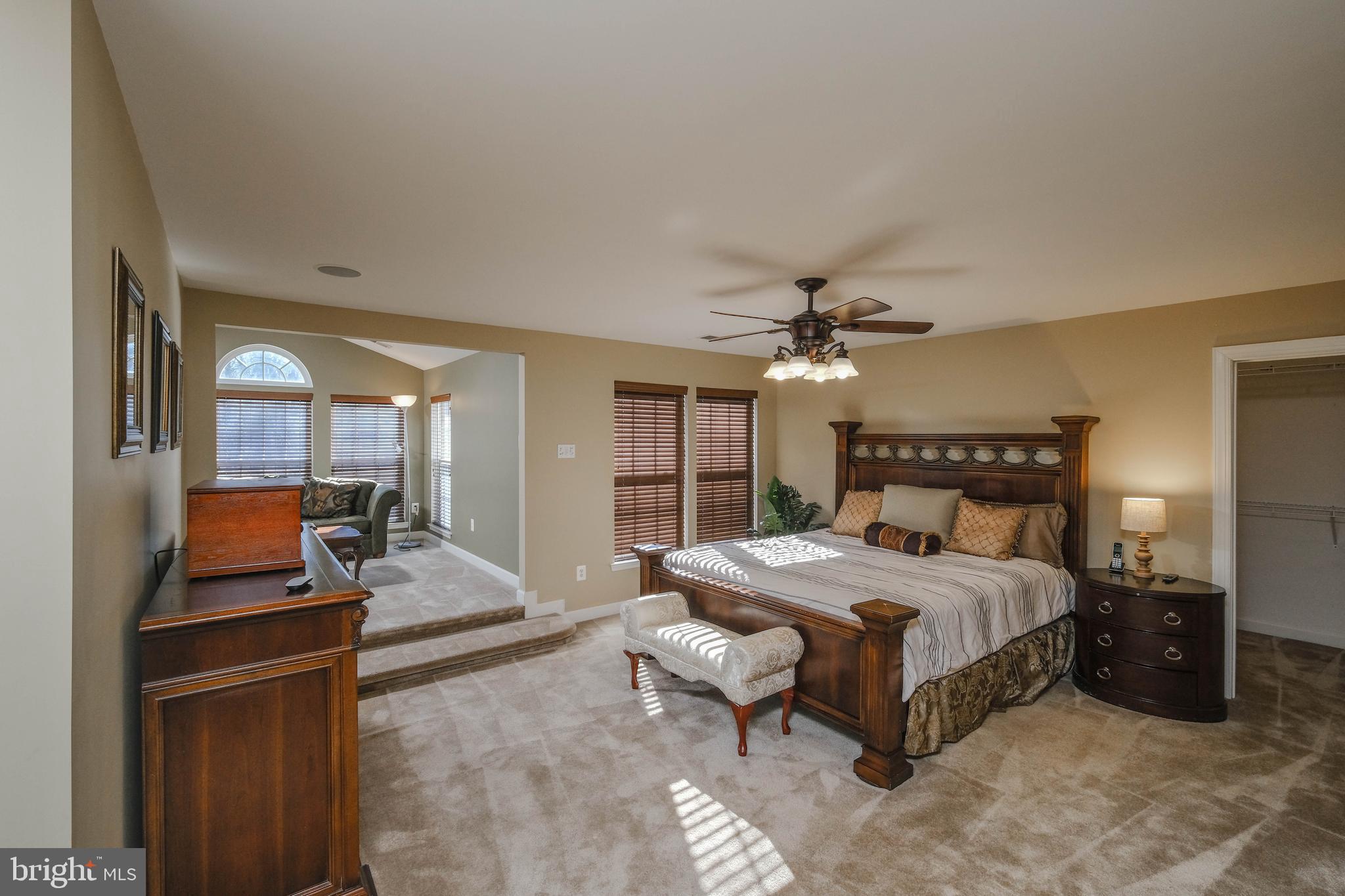 VILLAGE OF WASHINGTON TRAIL - Residential