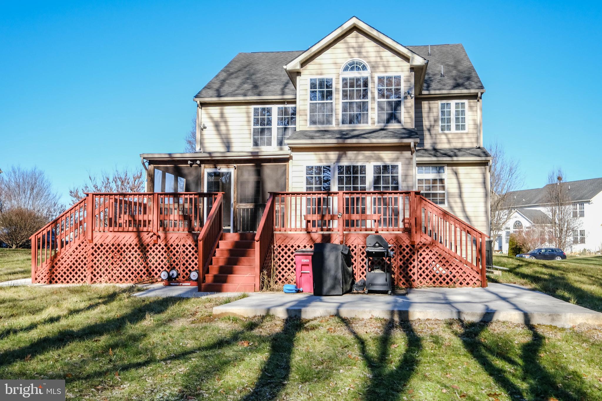 VILLAGE OF WASHINGTON TRAIL - Residential