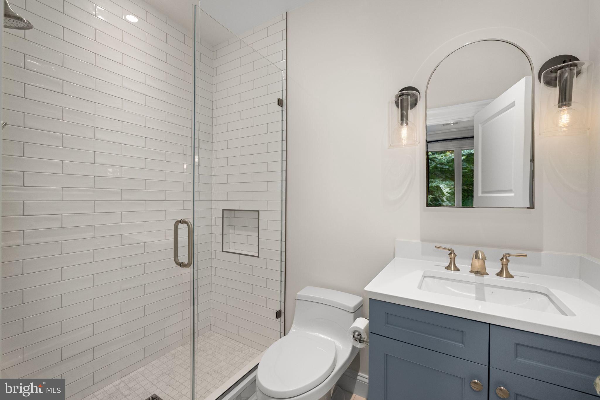 CHAIN BRIDGE - Residential