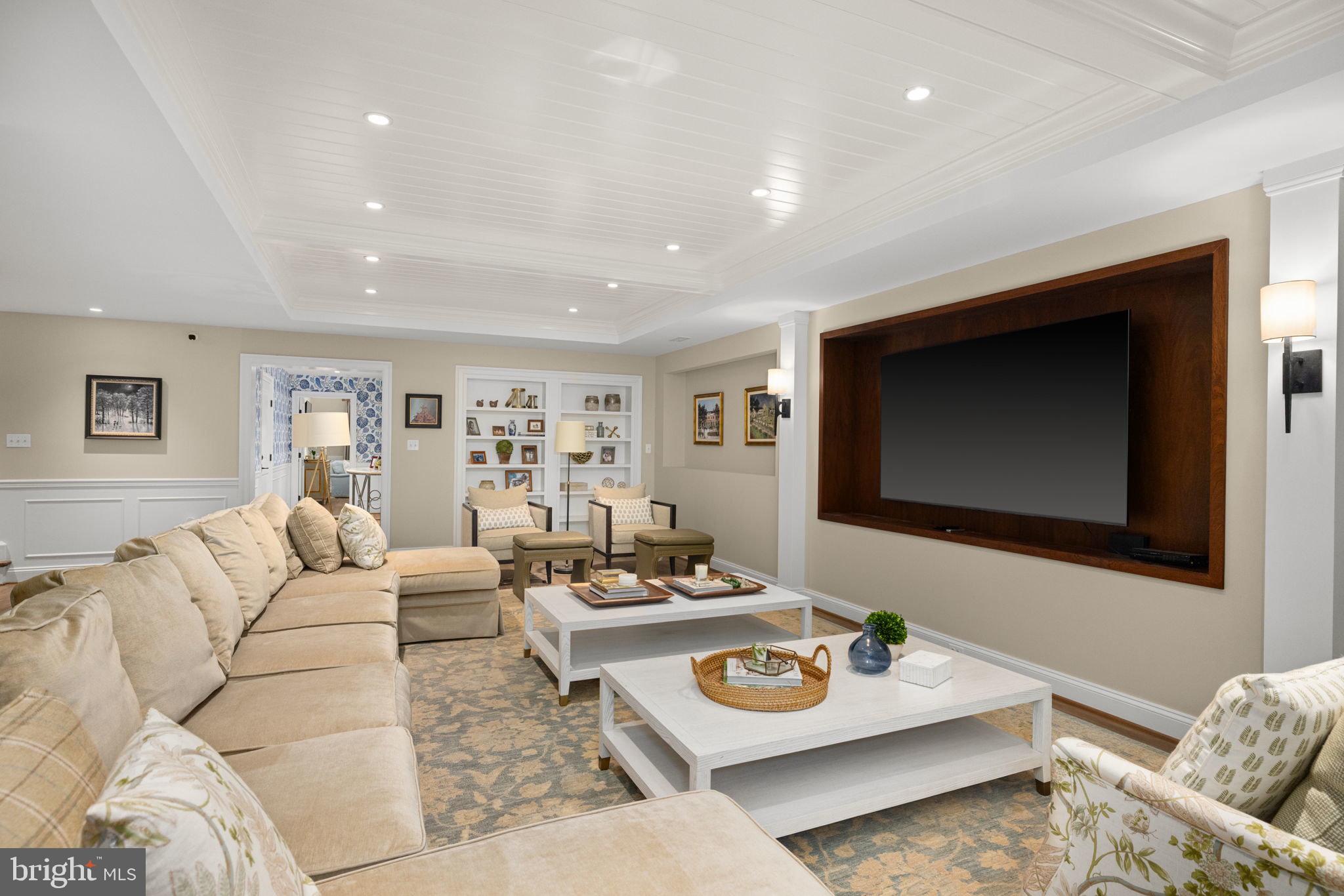 CHAIN BRIDGE - Residential