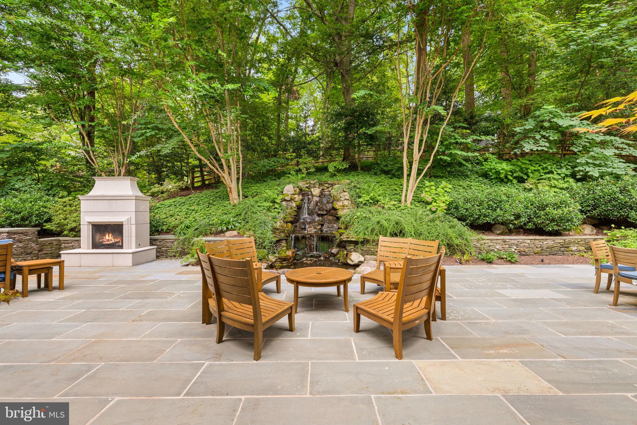 CHAIN BRIDGE - Residential