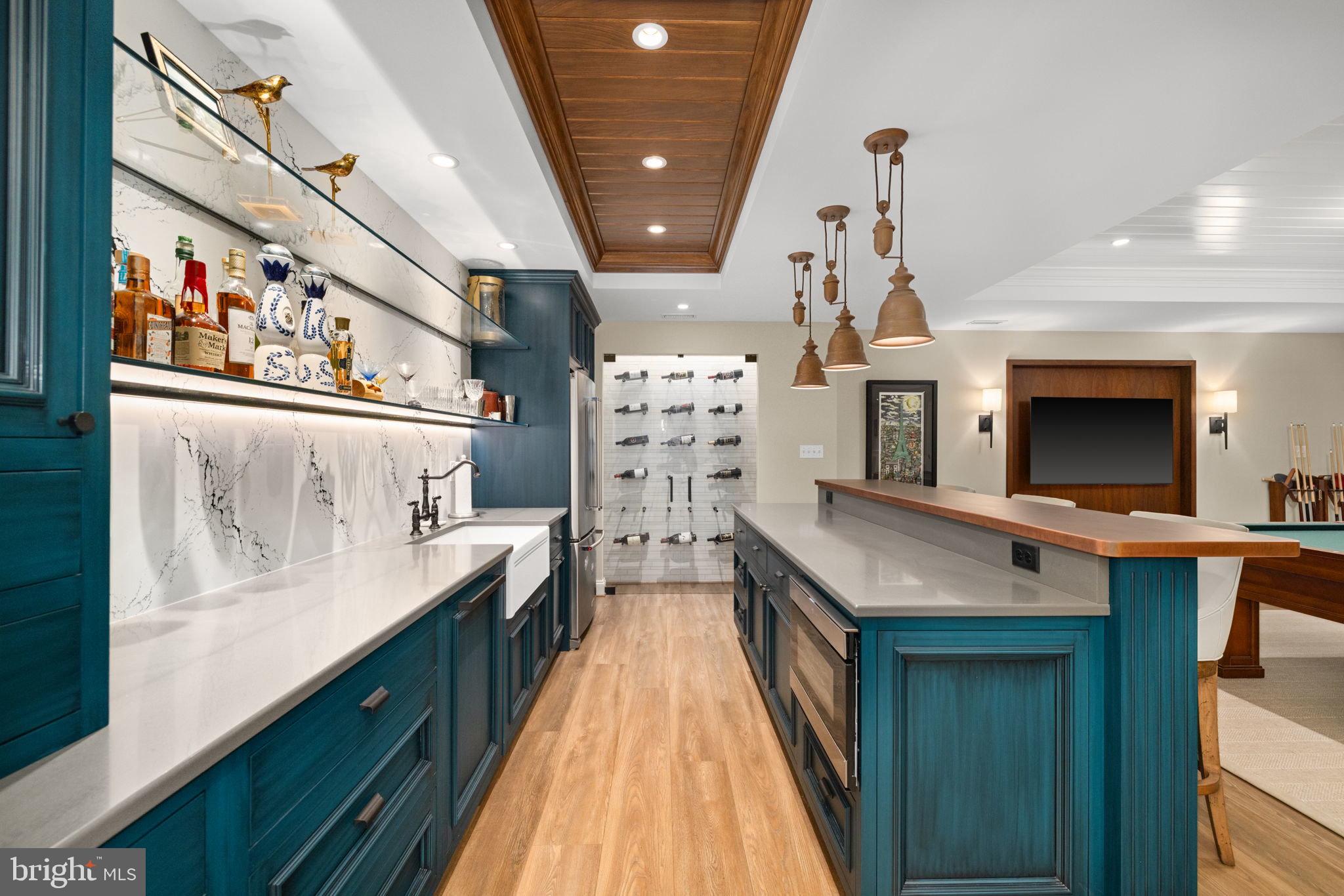 CHAIN BRIDGE - Residential