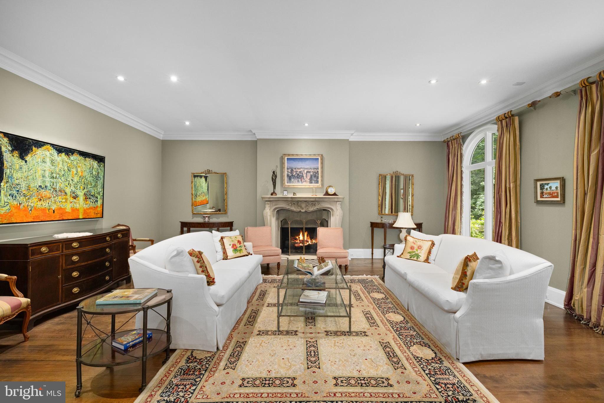 CHAIN BRIDGE - Residential