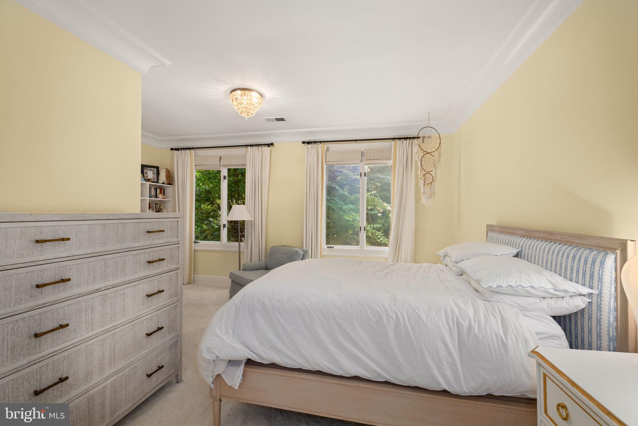 CHAIN BRIDGE - Residential