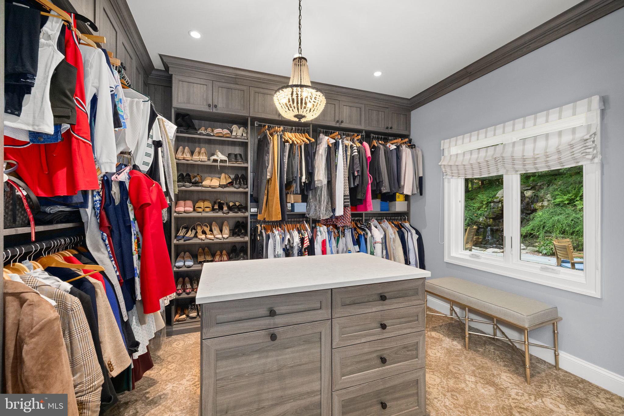 CHAIN BRIDGE - Residential