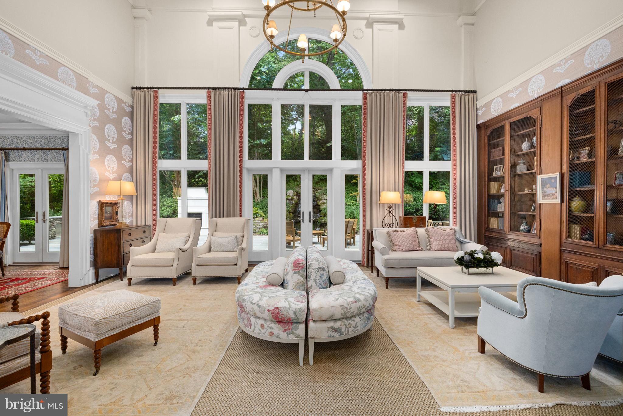 CHAIN BRIDGE - Residential