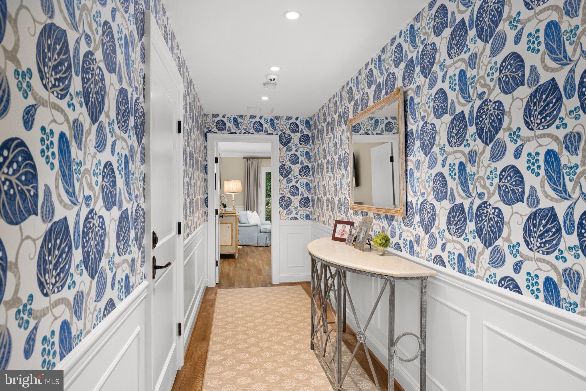 CHAIN BRIDGE - Residential