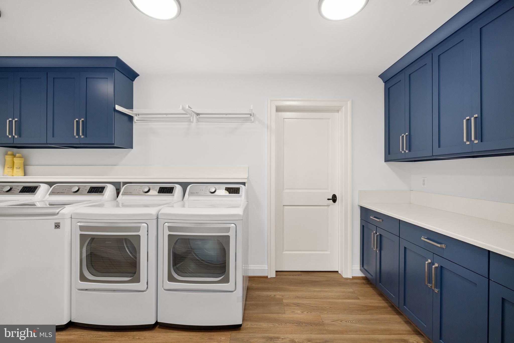 CHAIN BRIDGE - Residential