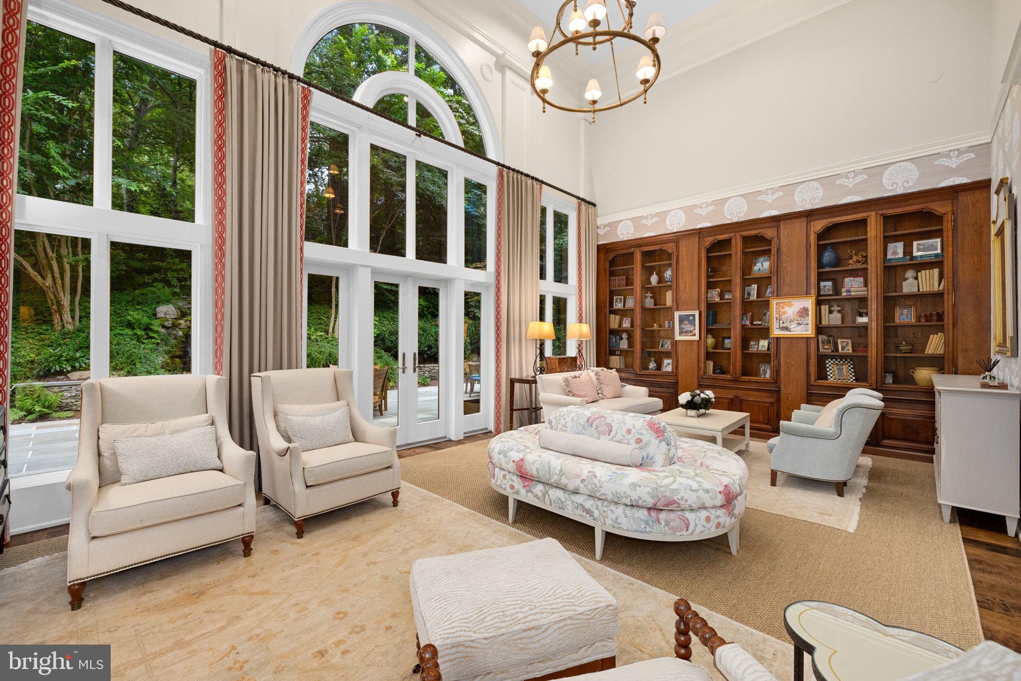 CHAIN BRIDGE - Residential