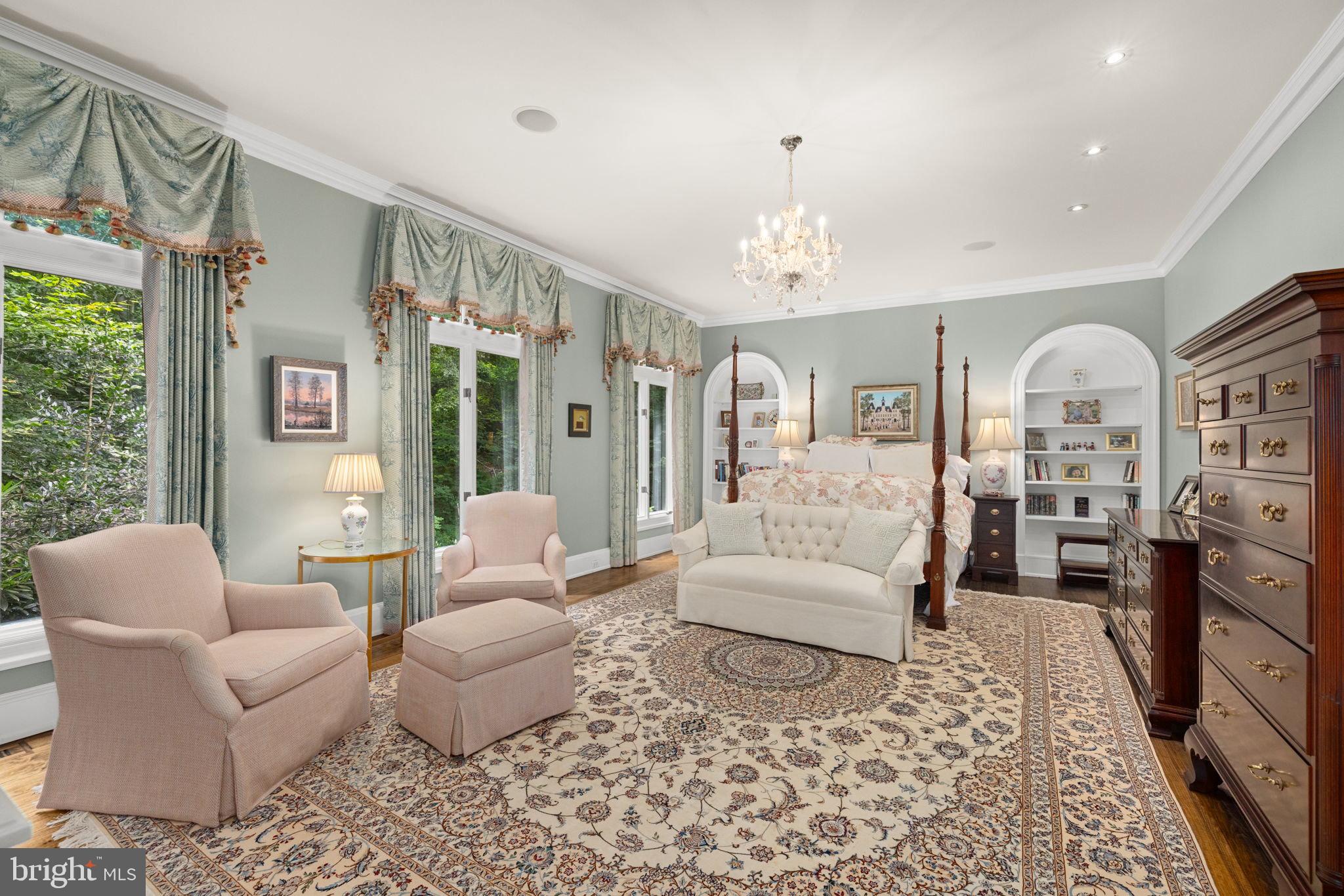 CHAIN BRIDGE - Residential