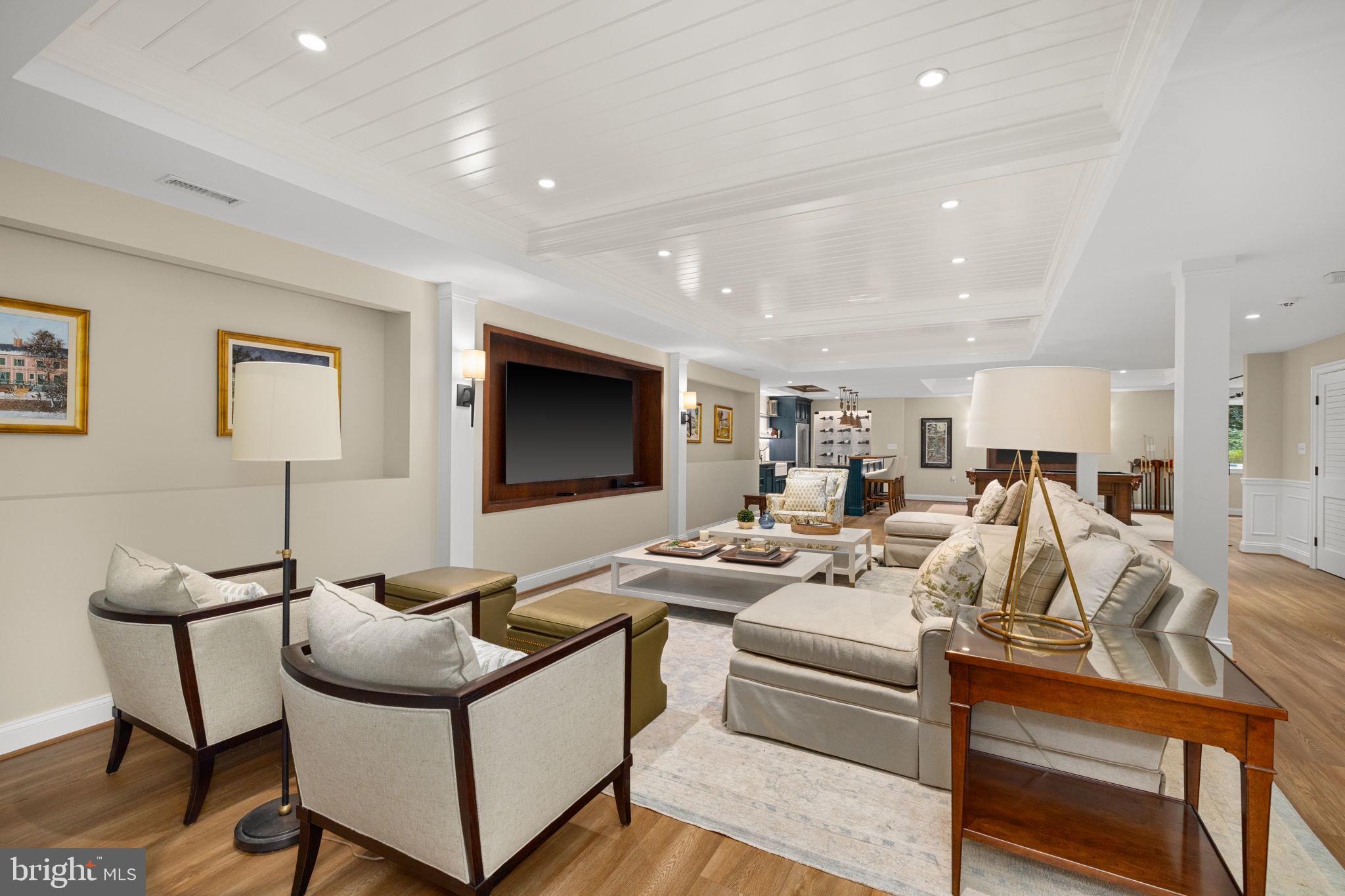 CHAIN BRIDGE - Residential