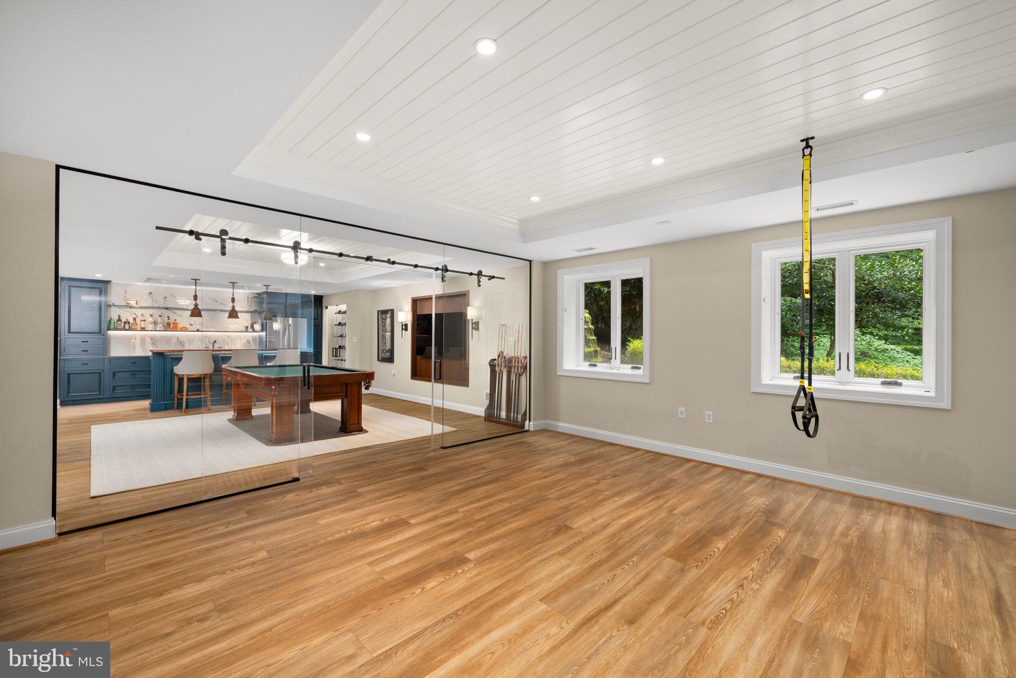 CHAIN BRIDGE - Residential