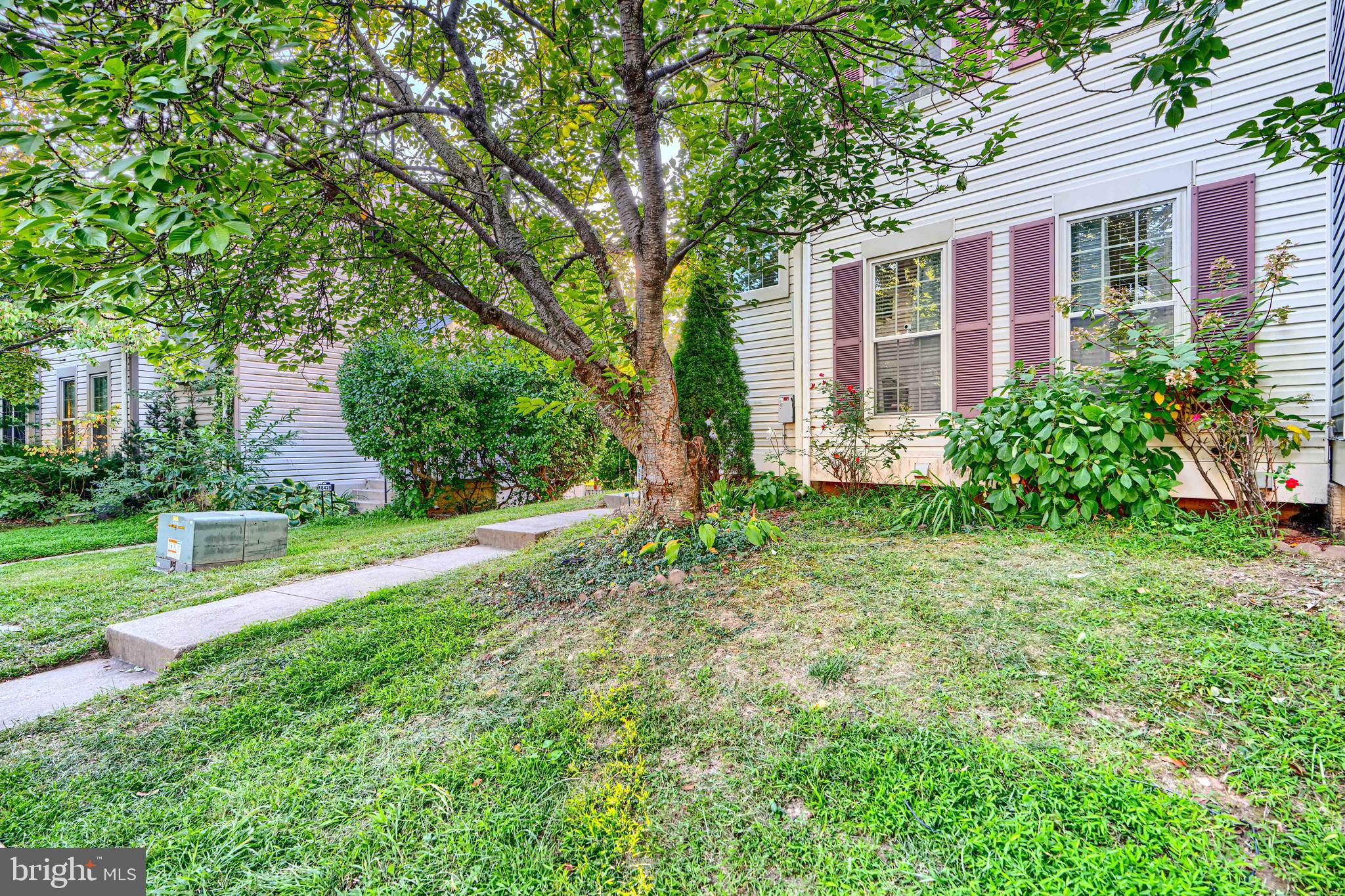 18425 HONEYLOCUST CIRCLE
