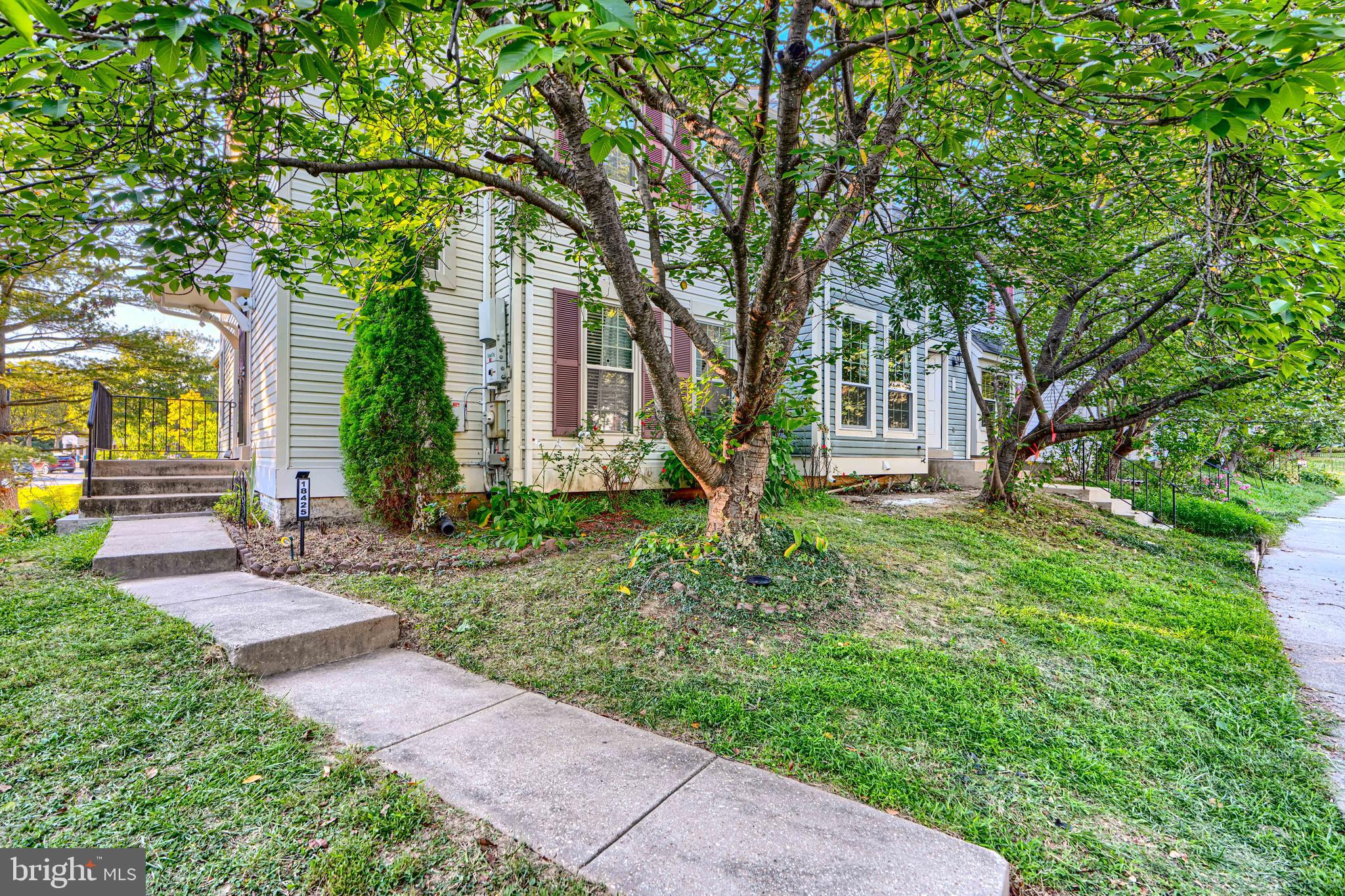 18425 HONEYLOCUST CIRCLE