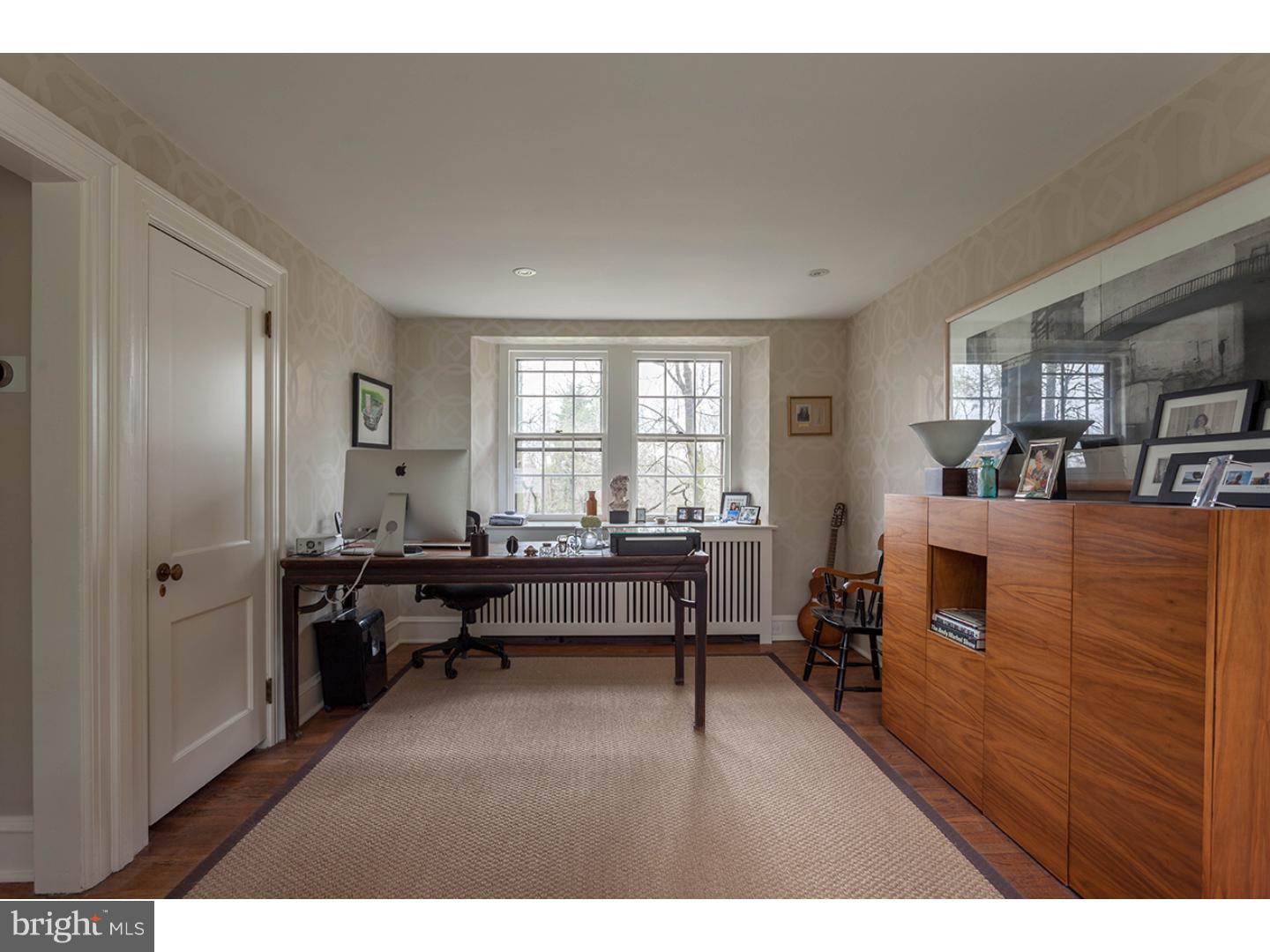 CHESTNUT HILL - Residential