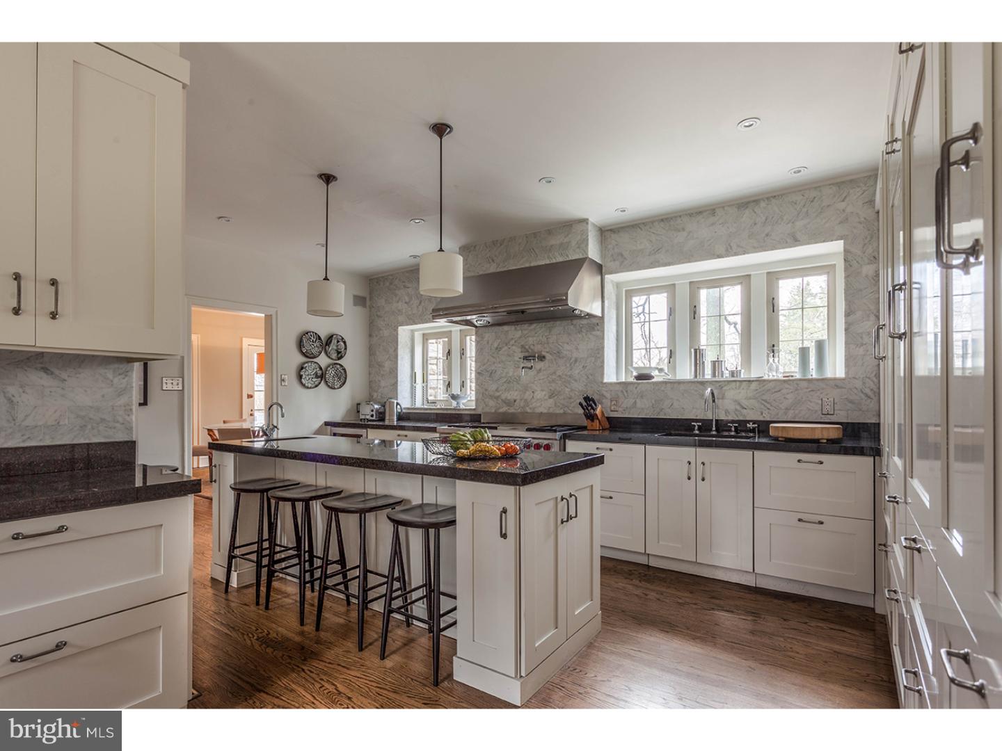 CHESTNUT HILL - Residential