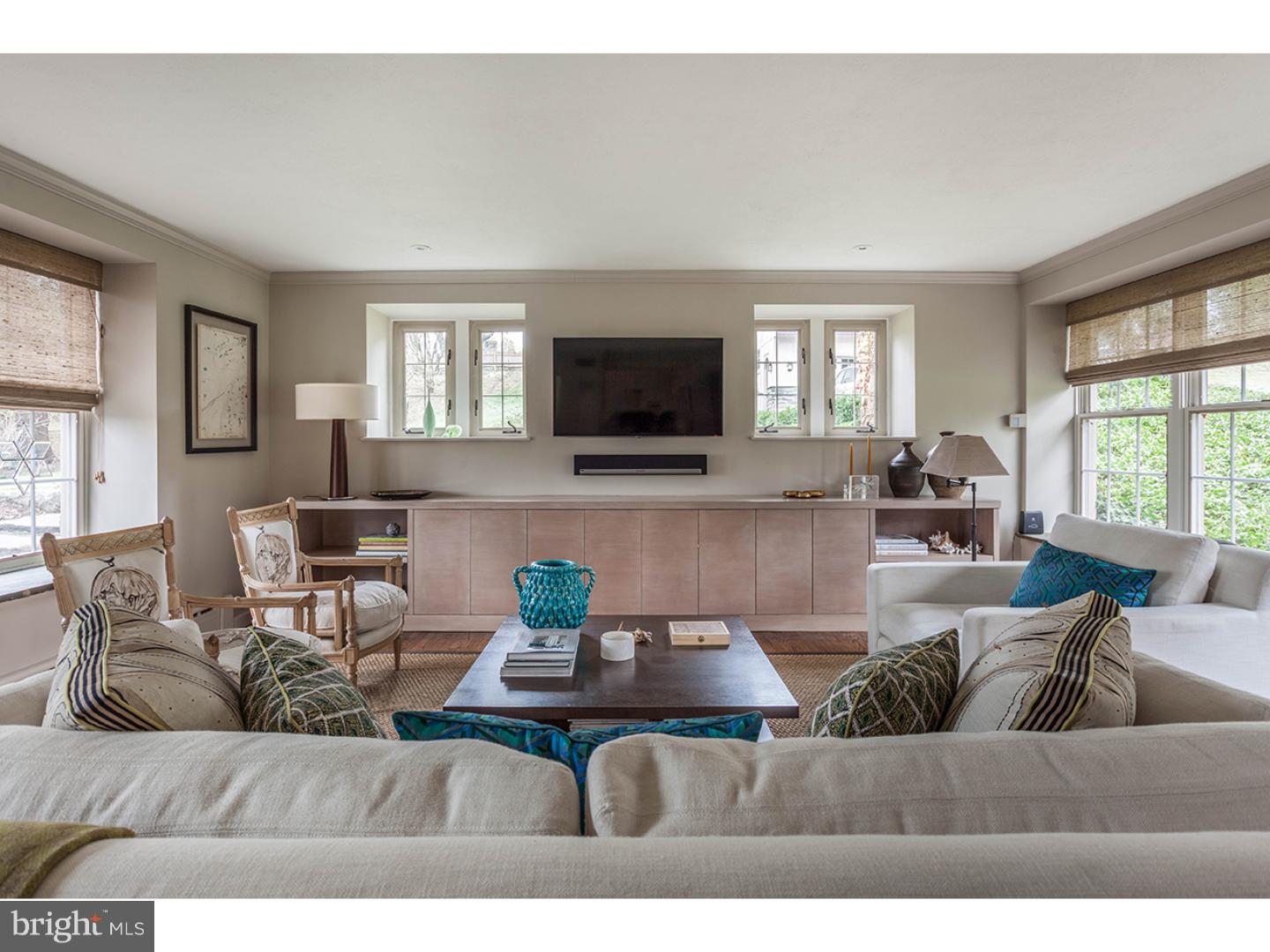 CHESTNUT HILL - Residential