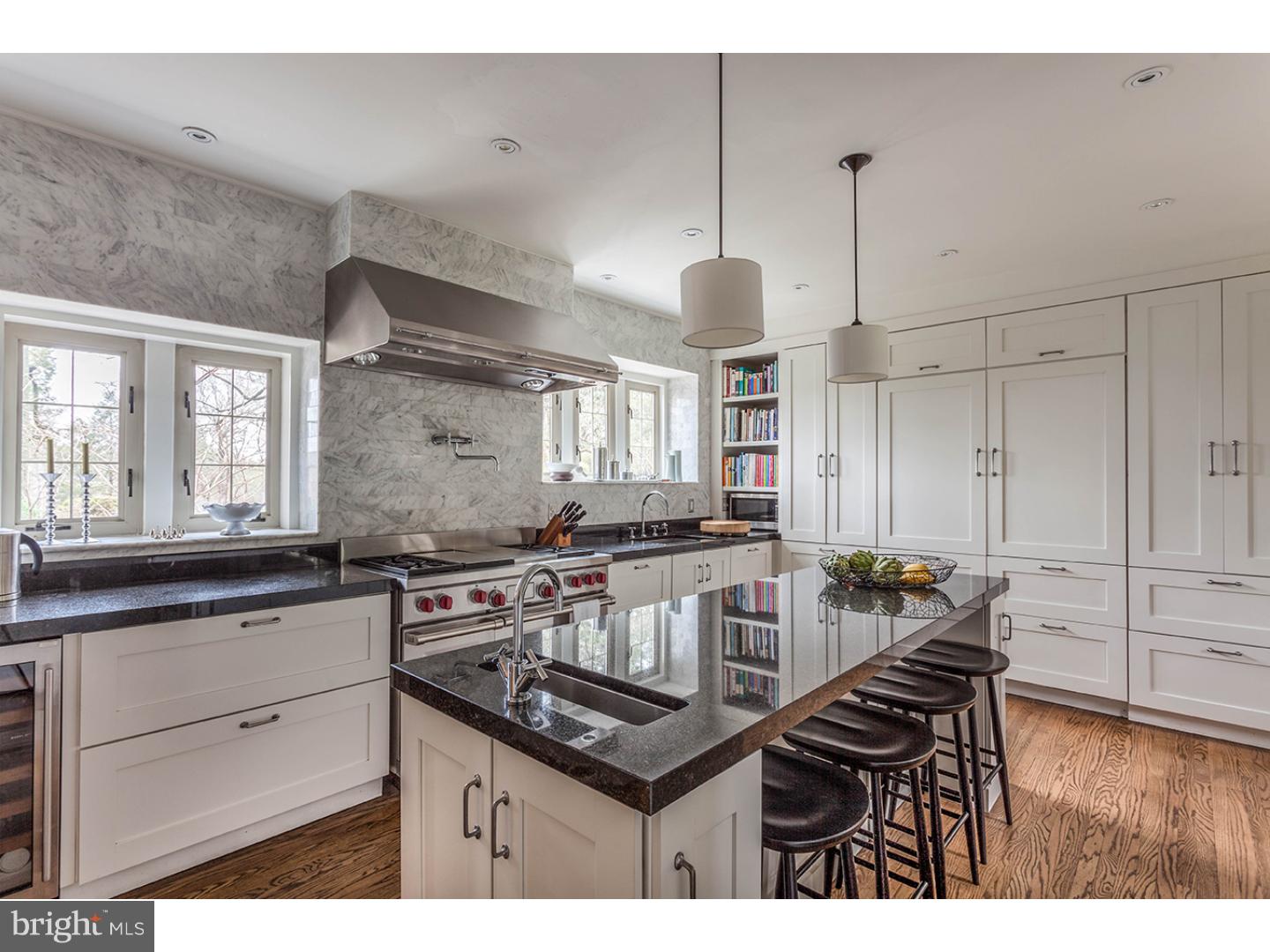 CHESTNUT HILL - Residential