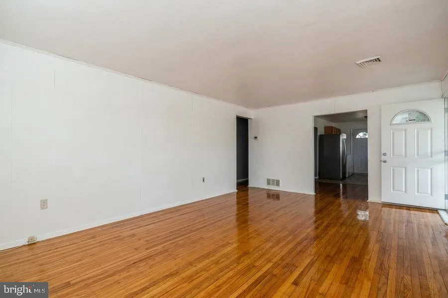 Pennsauken, New Jersey 08109, United States, 3 Bedrooms Bedrooms, ,1 BathroomBathrooms,Residential,Active,6534