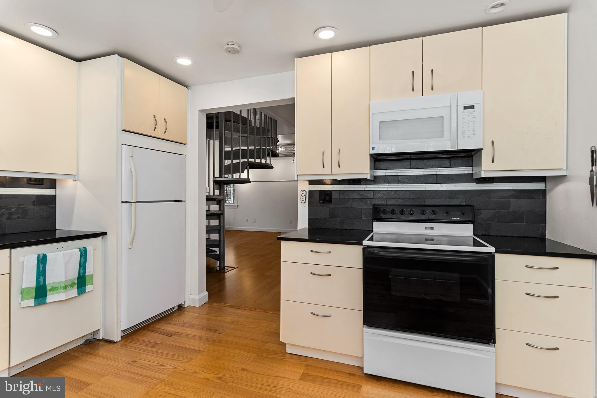 CHESAPEAKE LANDING - Residential