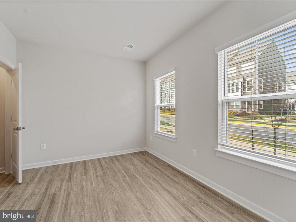 POTOMAC SHORES - Residential Lease