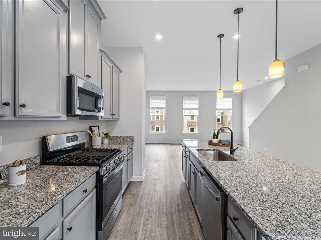 POTOMAC SHORES - Residential Lease