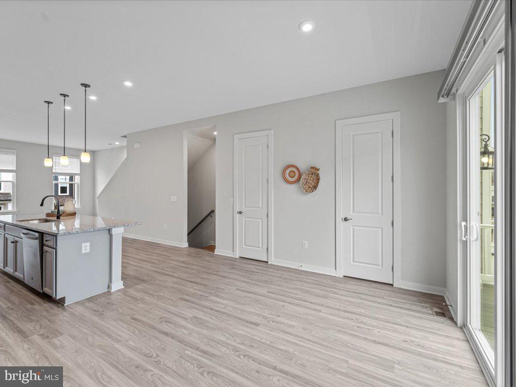 POTOMAC SHORES - Residential Lease